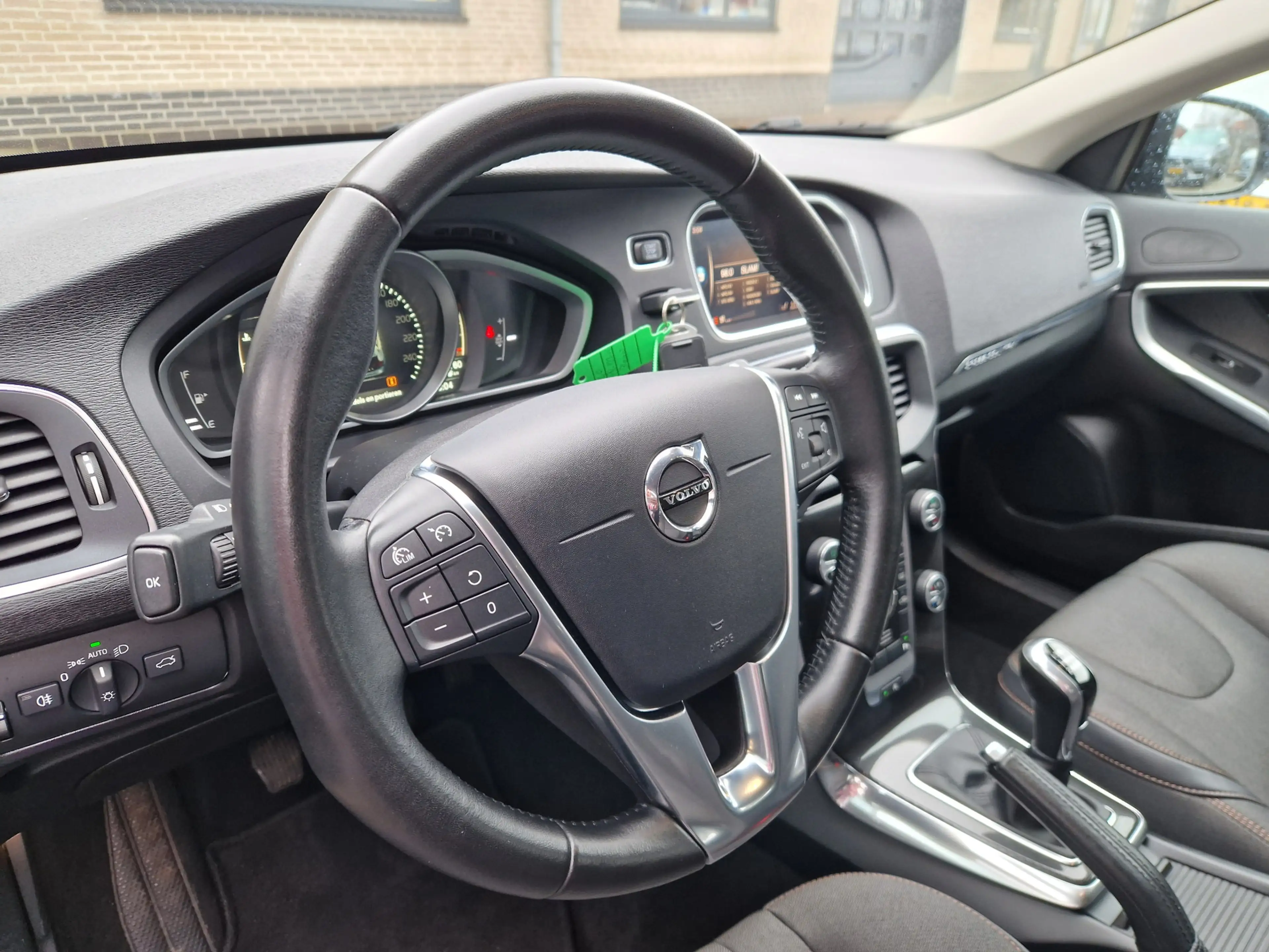 Volvo V40 Cross Country T3 Nordic+ | Lichtmetalen velgen 17" | Stoelverwar — photo 13