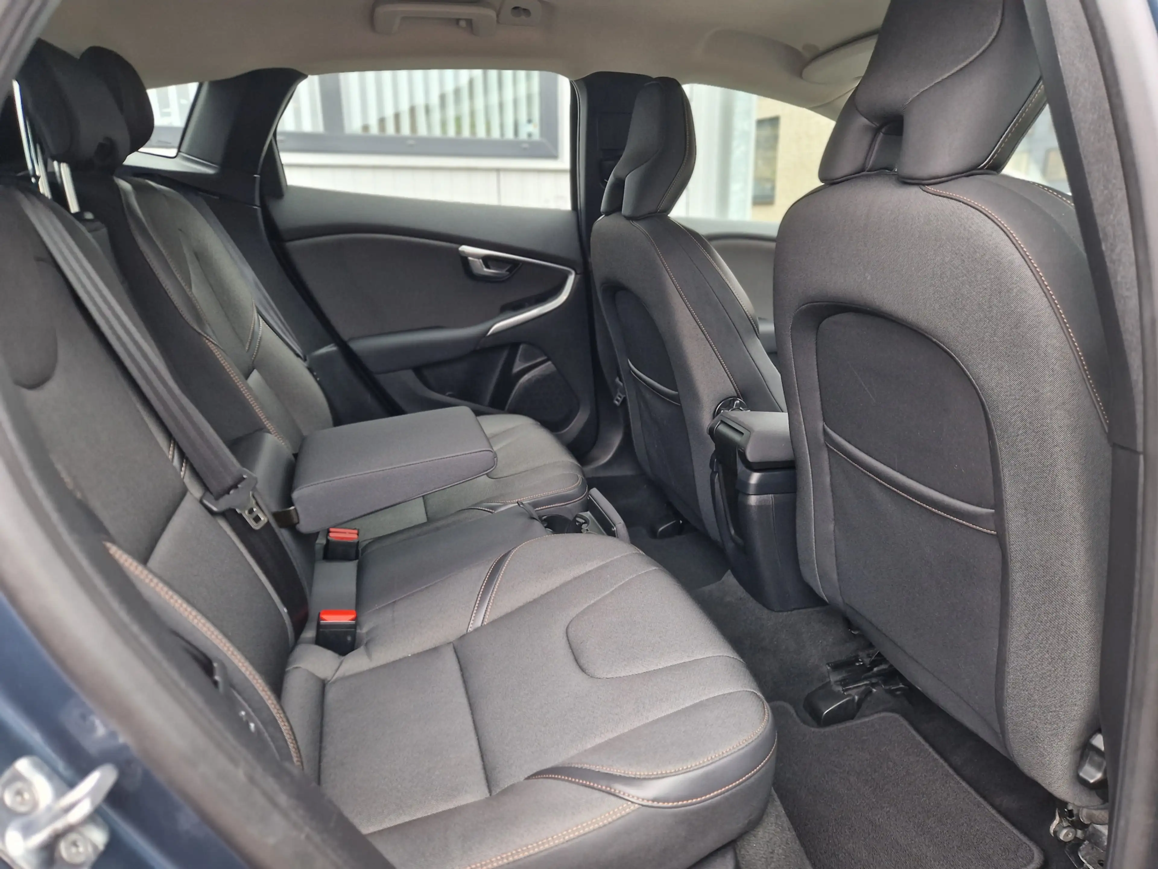 Volvo V40 Cross Country T3 Nordic+ | Lichtmetalen velgen 17" | Stoelverwar — photo 12