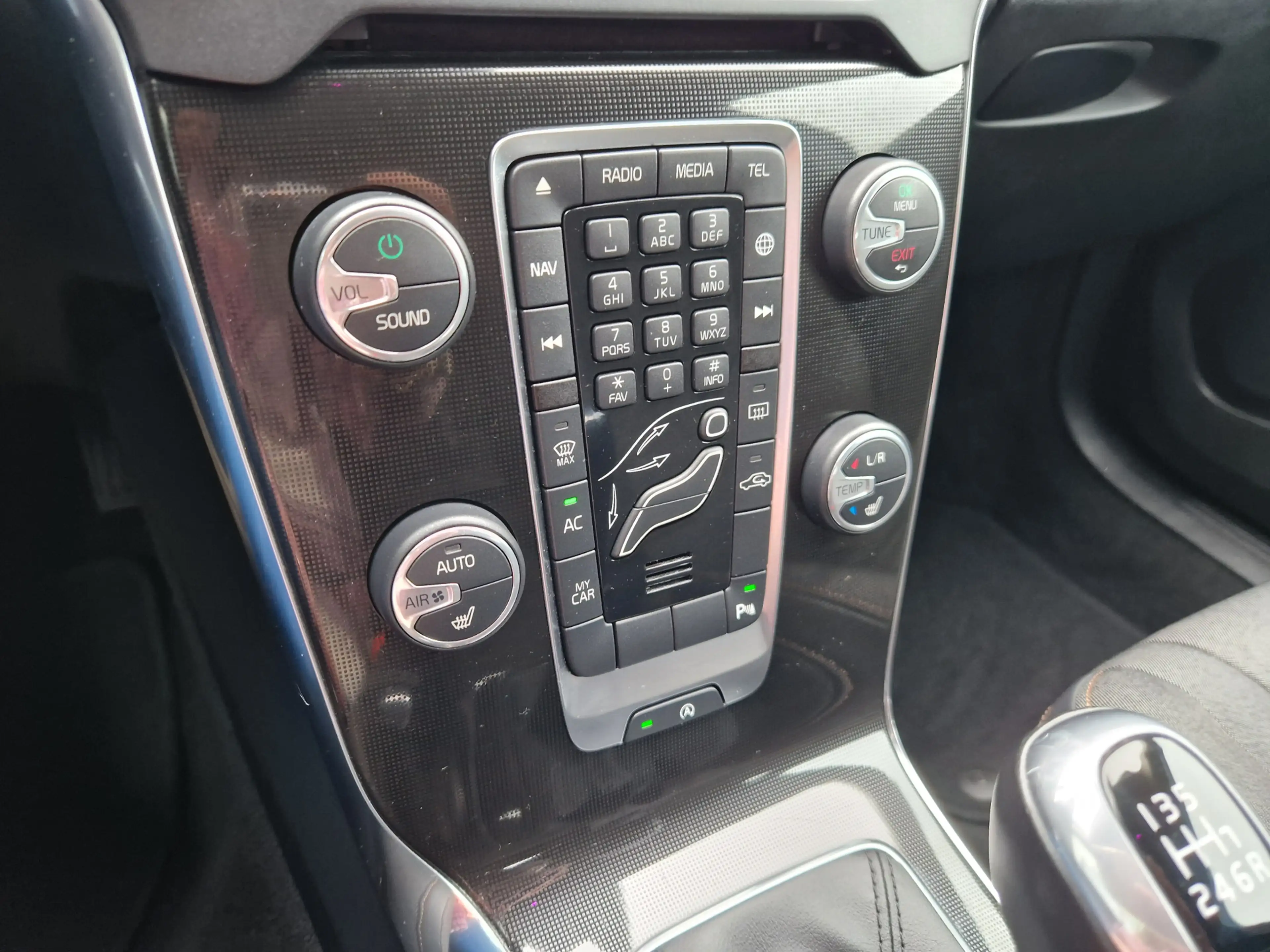 Volvo V40 Cross Country T3 Nordic+ | Lichtmetalen velgen 17" | Stoelverwar — photo 14