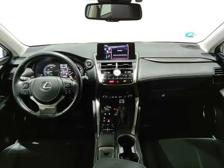 Lexus NX 300h PREMIUM 2WD 2020, foto 5