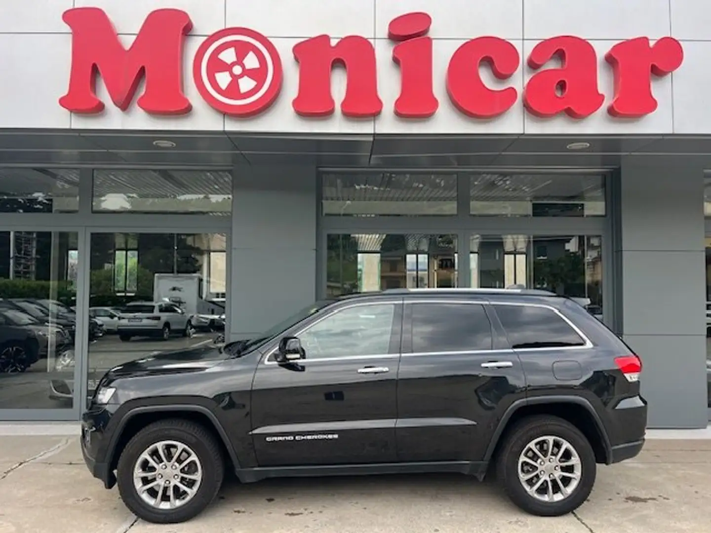 Jeep Grand Cherokee Grand Cherokee 3.0 crd V6 Overland 250cv auto E6 Noir - 1