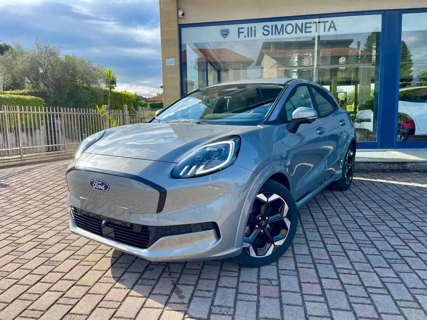 Ford Puma Gen-E 43 kWh Premium Argento - 1