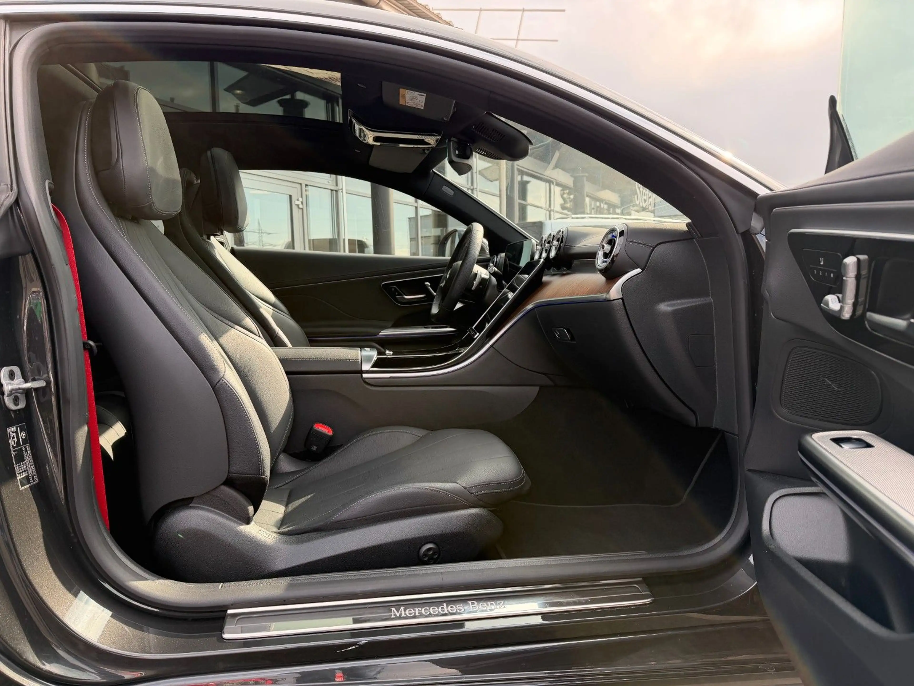 Mercedes-Benz CLE 300 e AMG Premium Distr+Pano+360°+Digital — photo 10