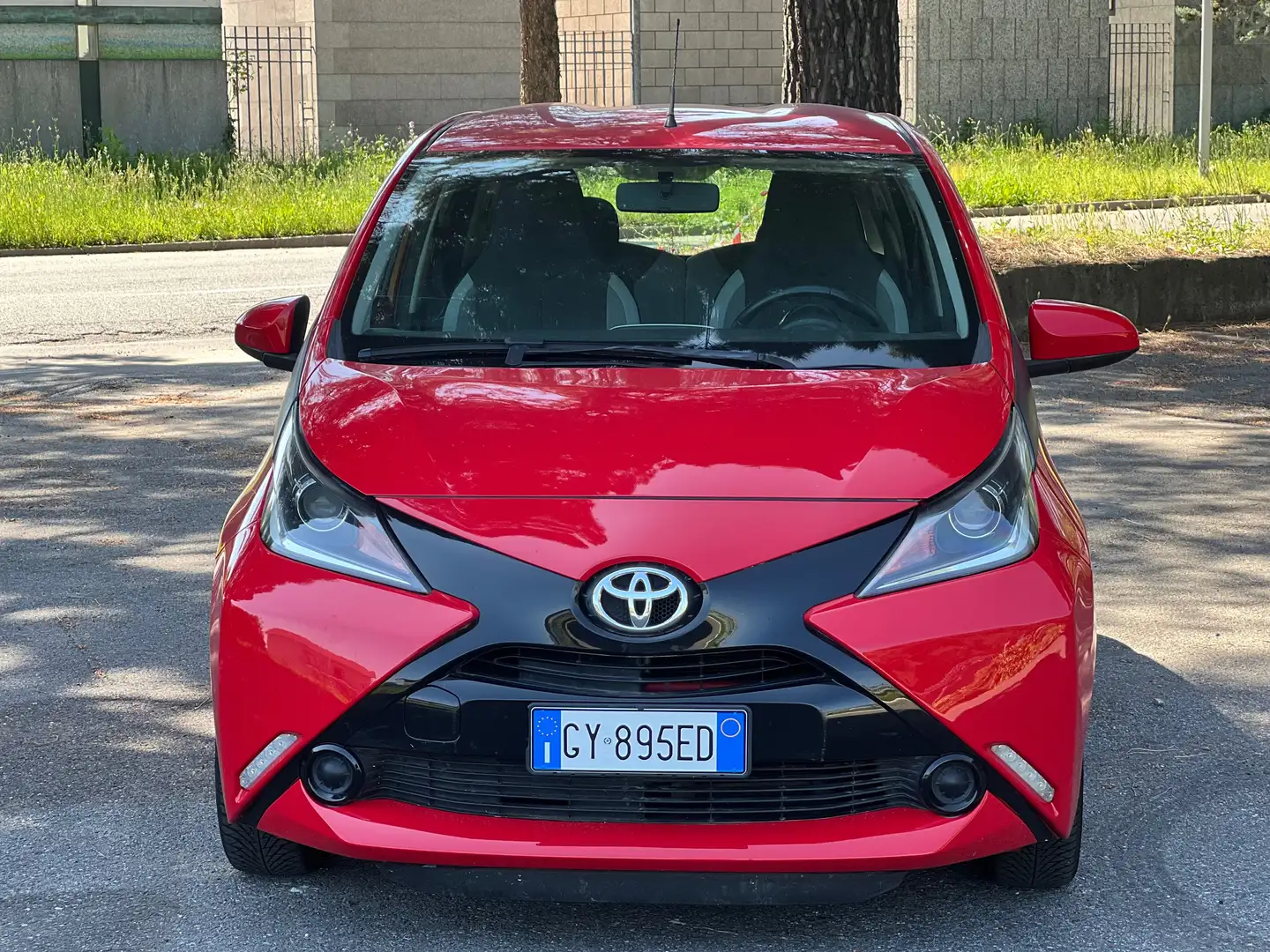 Toyota Aygo Aygo 5p 1.0 VVT-i 69CV 5P x-wave (51) Rouge - 2