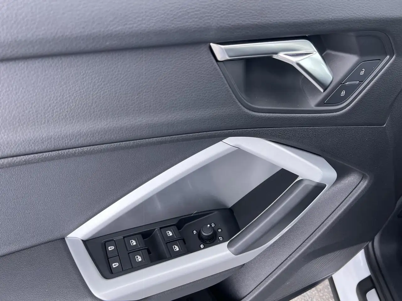 Audi Q3 S-line 40 2.0 TDI*NAVI*SHZ*RFK*uvm 11