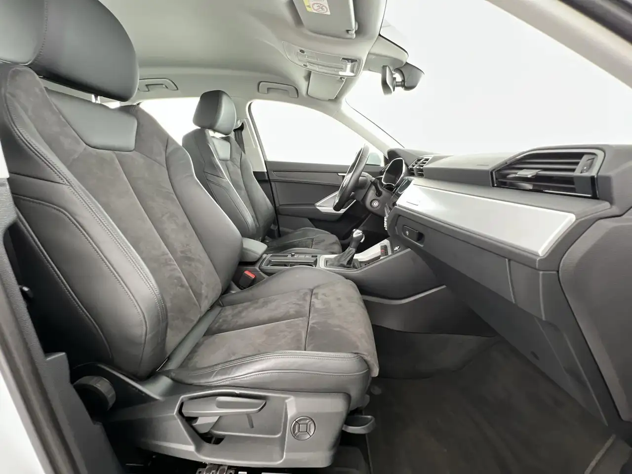 Audi Q3 S-line 40 2.0 TDI*NAVI*SHZ*RFK*uvm 9