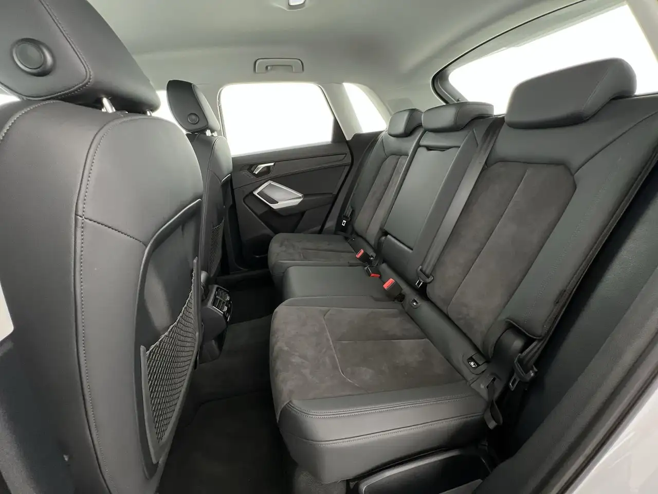 Audi Q3 S-line 40 2.0 TDI*NAVI*SHZ*RFK*uvm 10