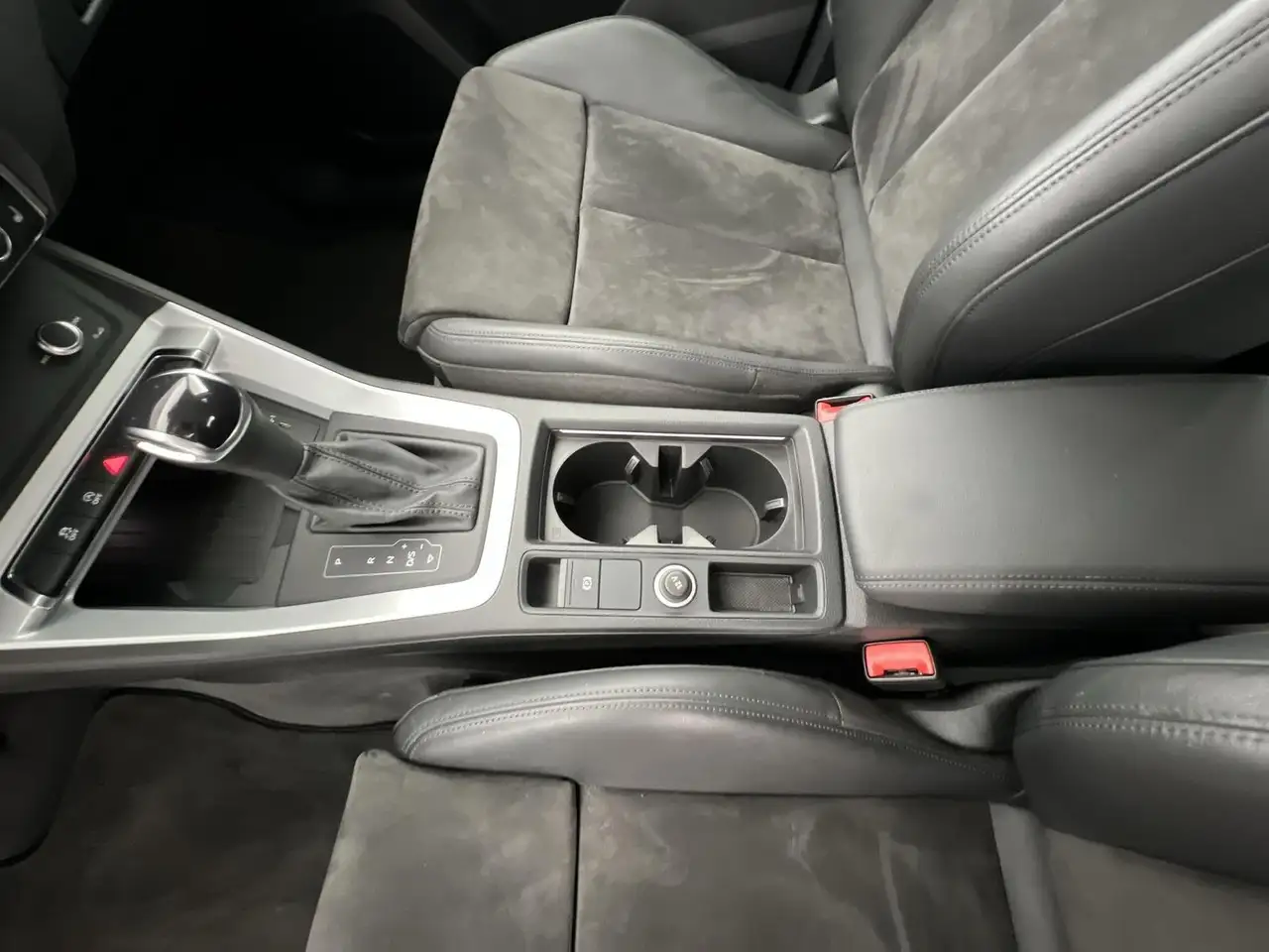 Audi Q3 S-line 40 2.0 TDI*NAVI*SHZ*RFK*uvm 17