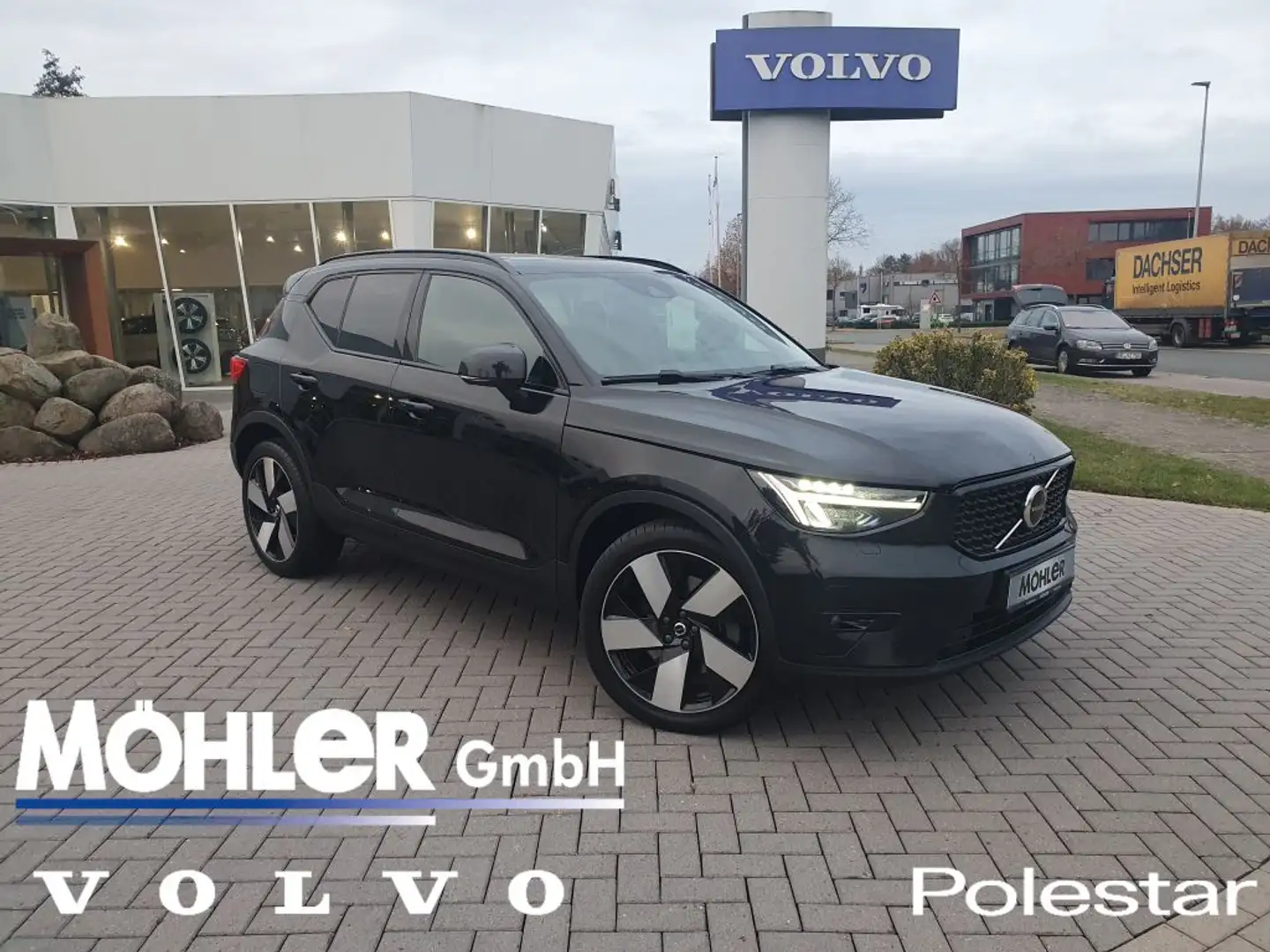 Volvo XC40 T5 Recharge DKG Ultimate Dark Schwarz - 1