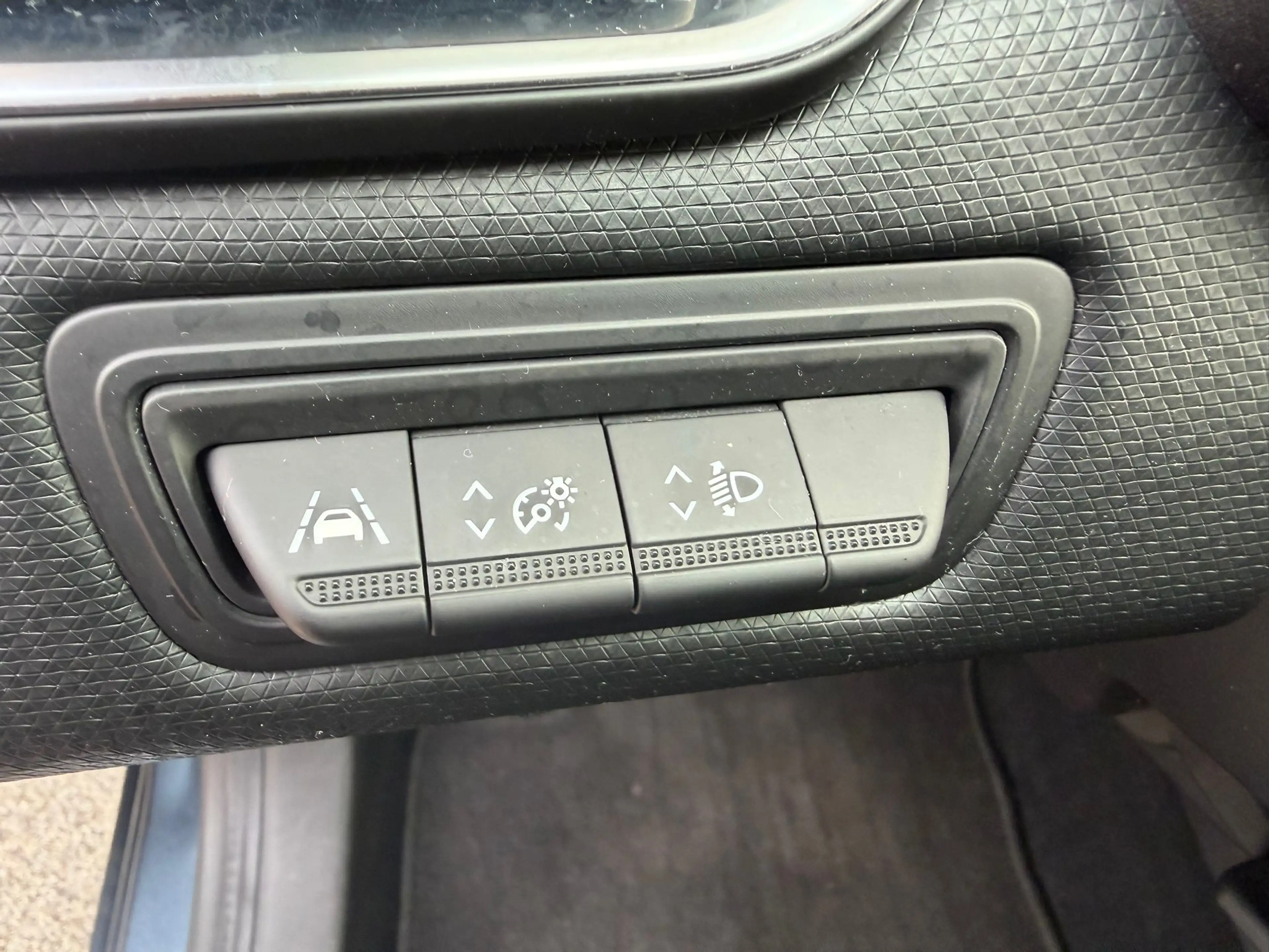 Renault Clio 1.0 TCe Zen — photo 14