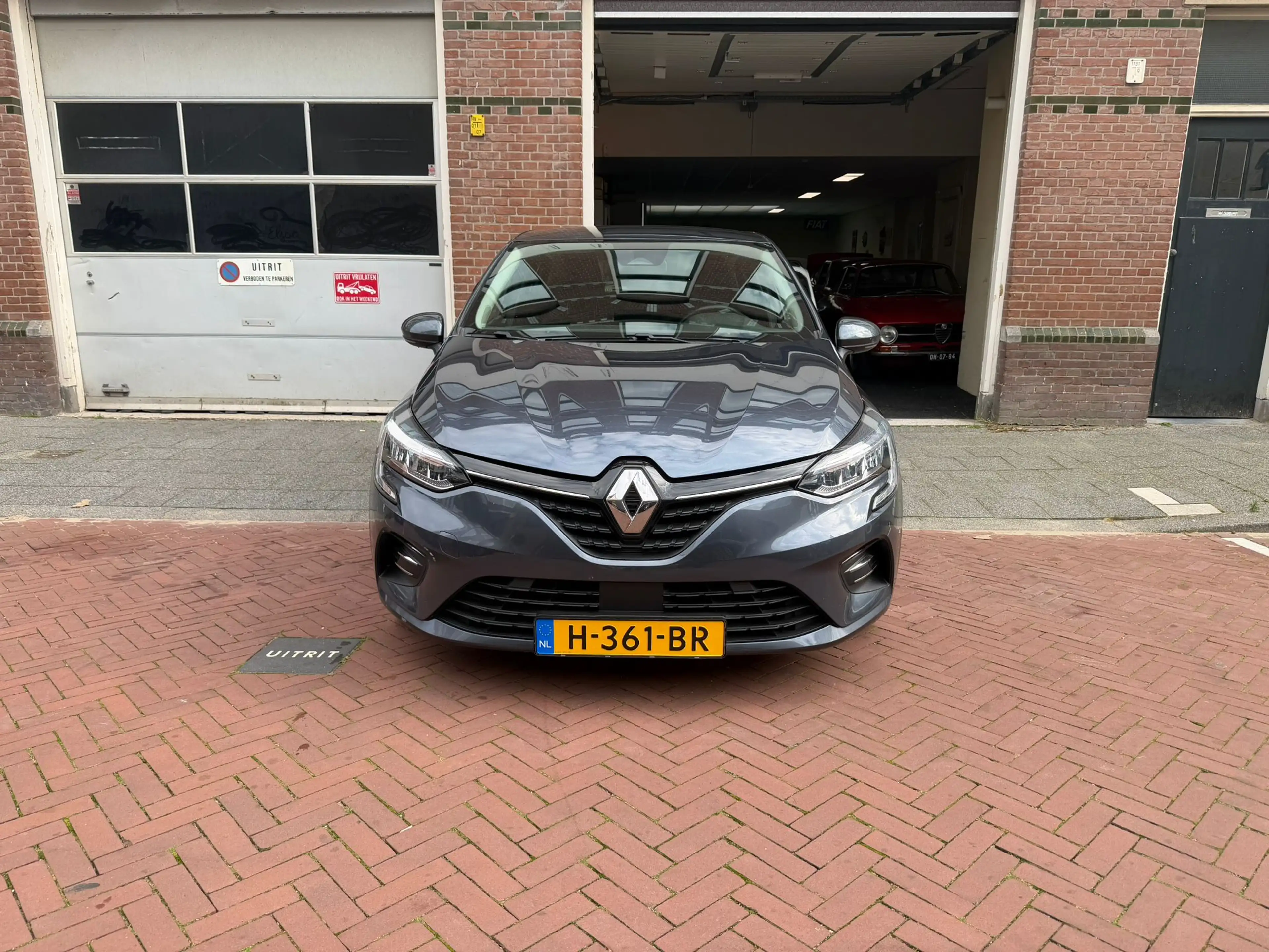 Renault Clio 1.0 TCe Zen — photo 8