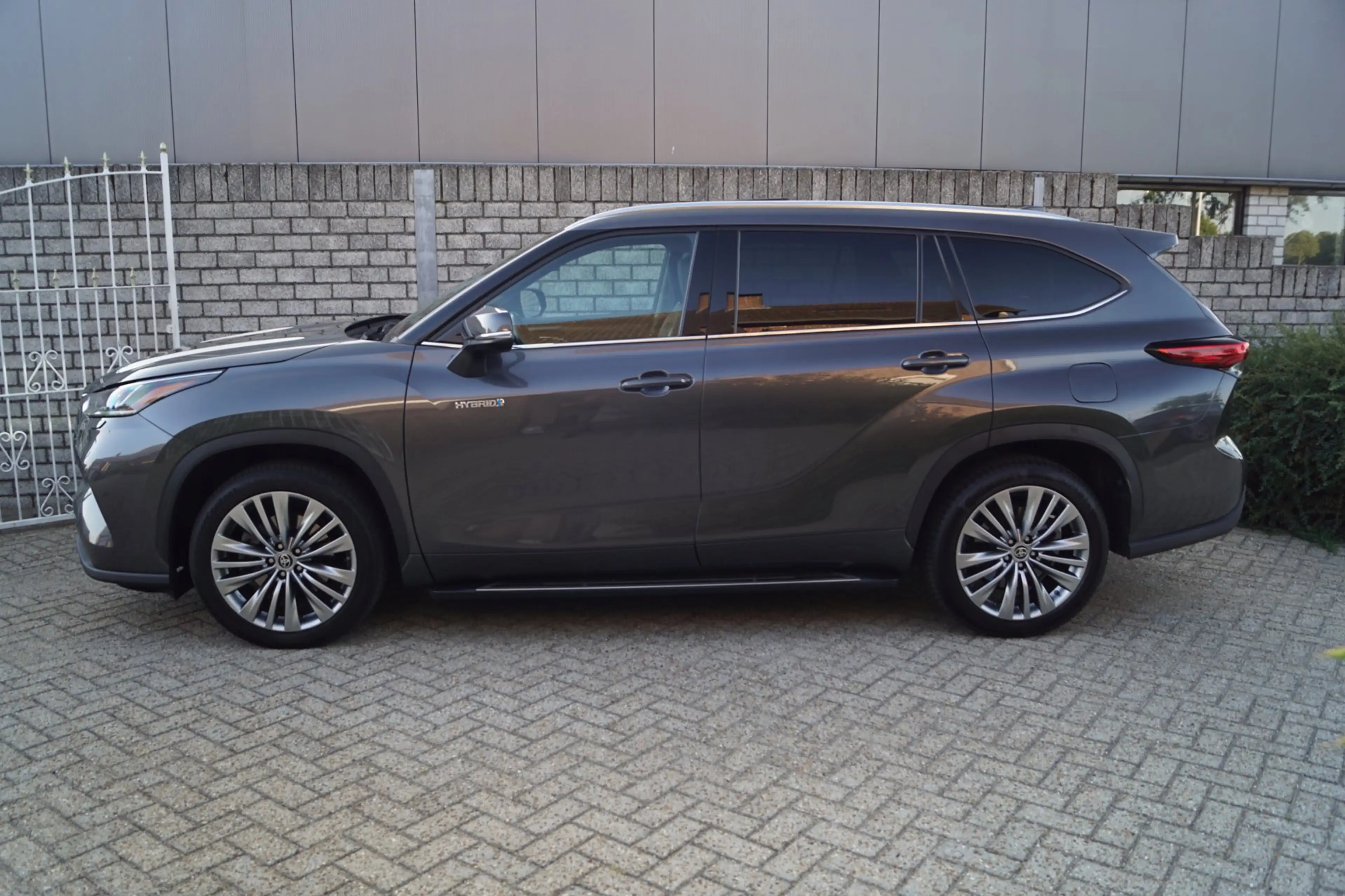 Toyota Highlander 2.5 AWD Hybrid Executive Autom Panodak 7Pers Leder — photo 2