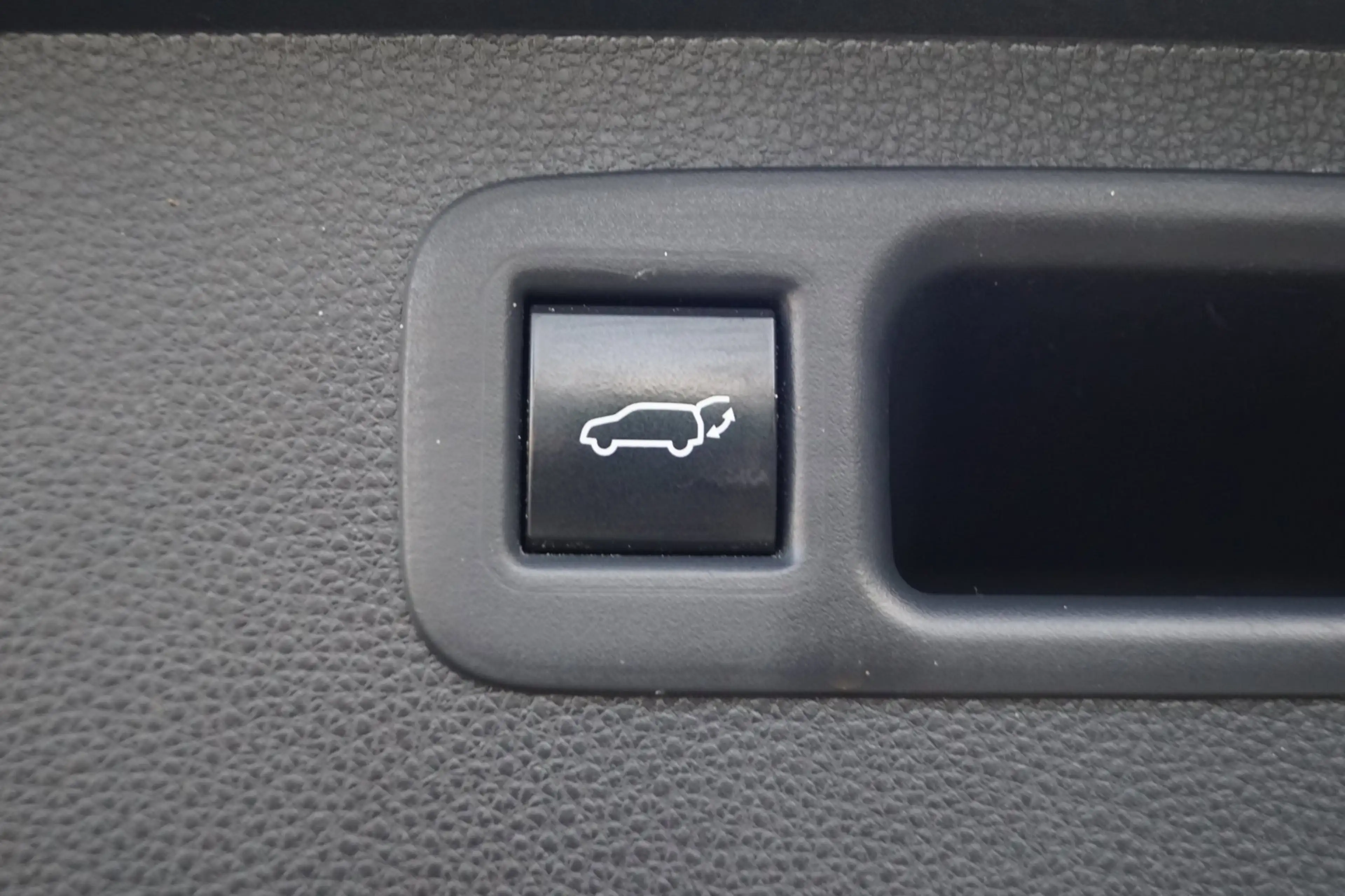 Toyota Highlander 2.5 AWD Hybrid Executive Autom Panodak 7Pers Leder — photo 35