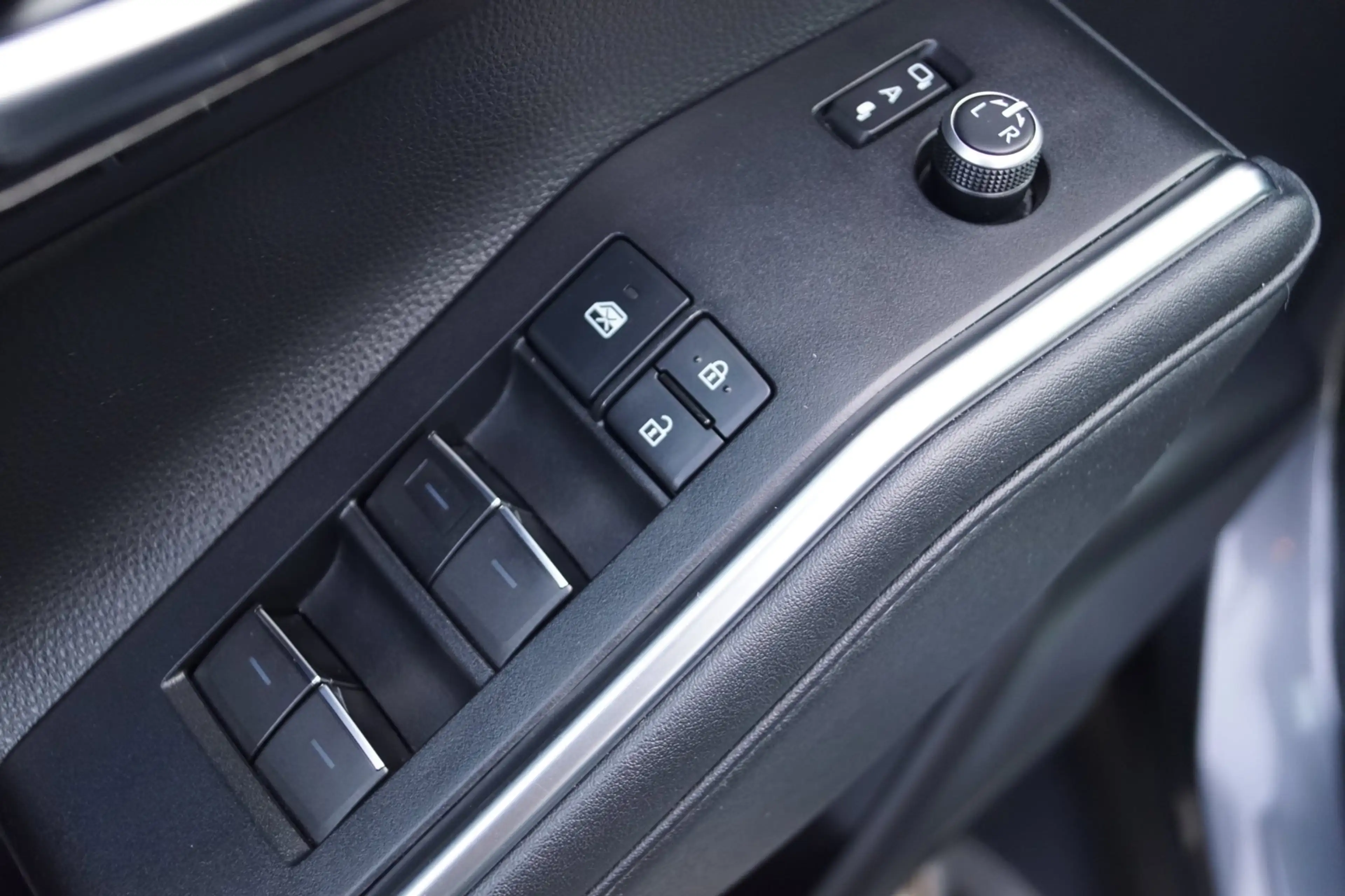 Toyota Highlander 2.5 AWD Hybrid Executive Autom Panodak 7Pers Leder — photo 39