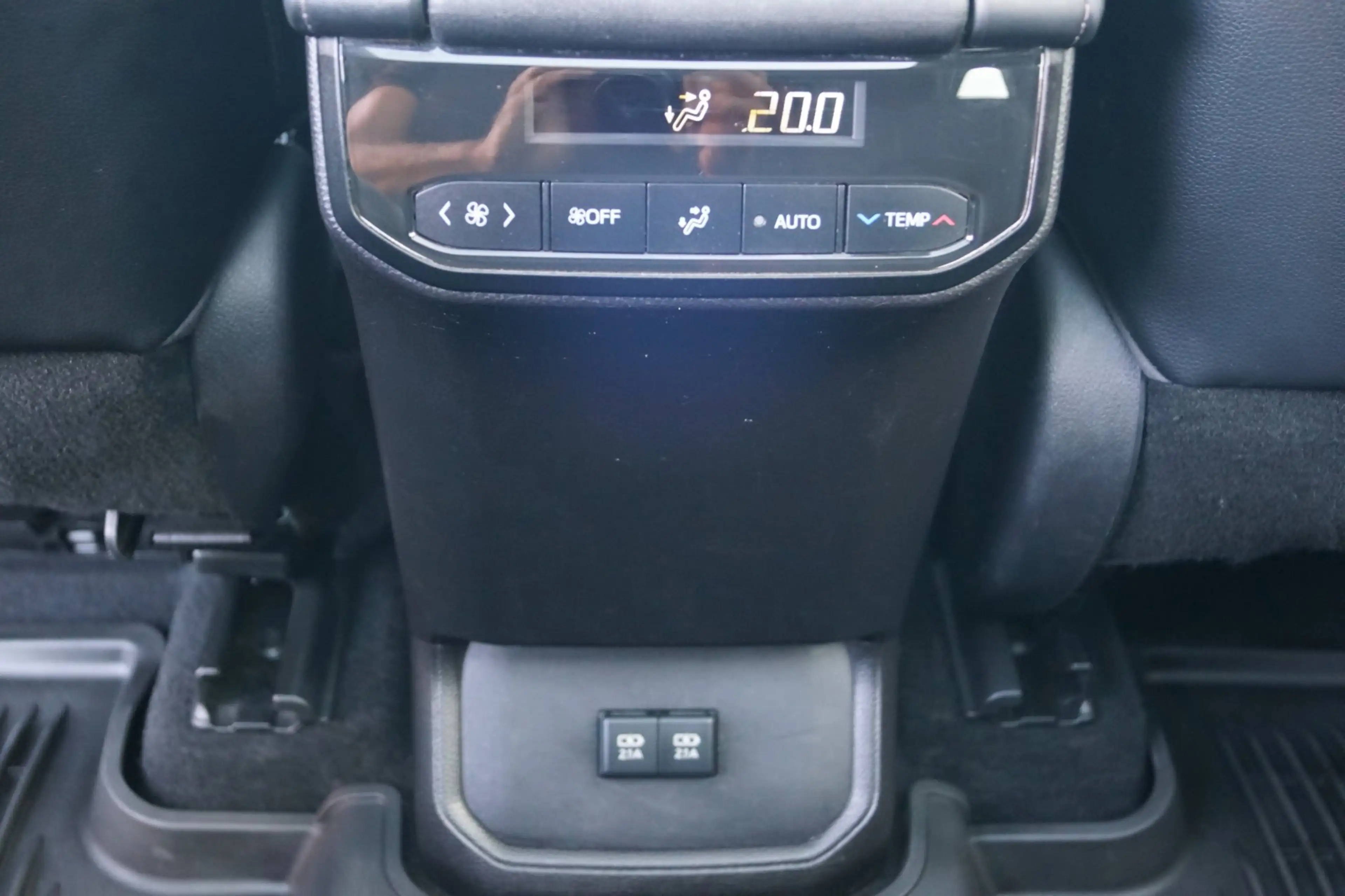 Toyota Highlander 2.5 AWD Hybrid Executive Autom Panodak 7Pers Leder — photo 37