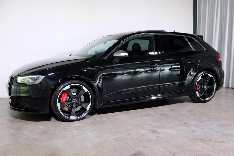 Mercedes-Benz C 300 Estate e AMG Line Extra set winterwielen — photo 3