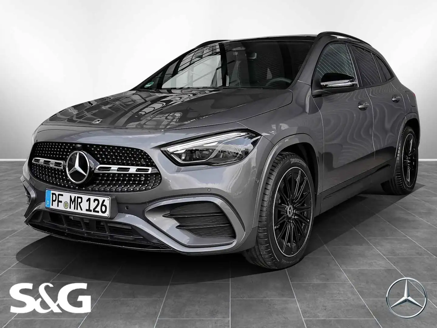 Mercedes-Benz GLA 220 4M AMG MBUX+RüKam+M-LED+Pano+AHK+Night Grau - 1