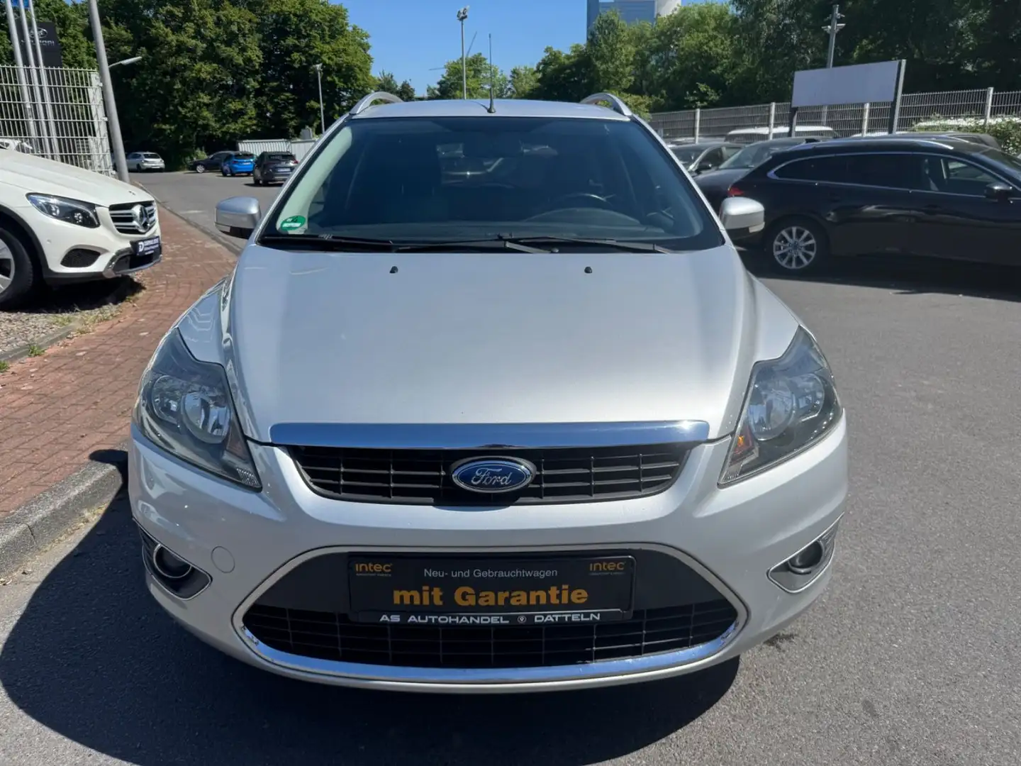 Ford Focus 1,6 VTI/TITANIUM/1.HAND/KLIMA/ALU/TÜV-SERVICE-NE Gümüş rengi - 2