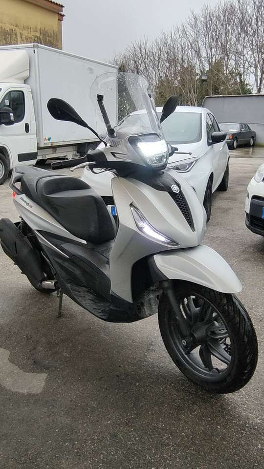 Piaggio Beverly 400 s