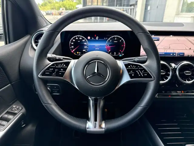 Mercedes-Benz B-Class view 9