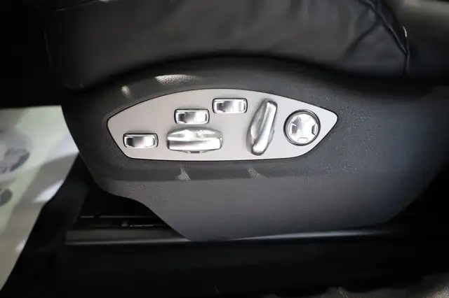 Porsche Macan view 13
