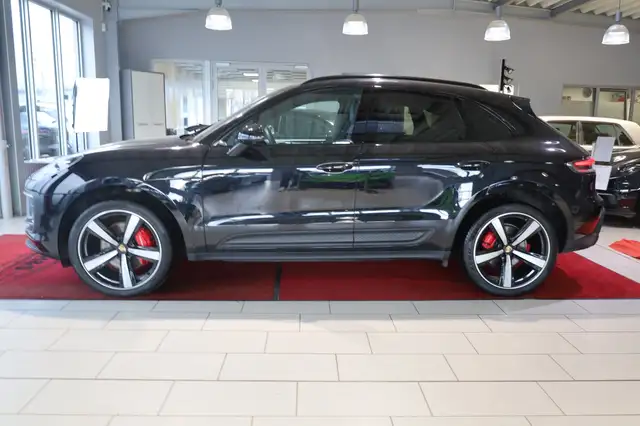Porsche Macan view 2