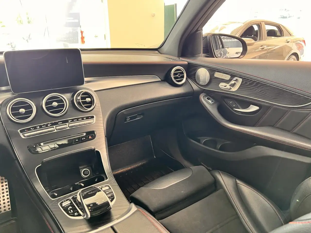 Mercedes-Benz GLC photo Mercedes-Benz GLC