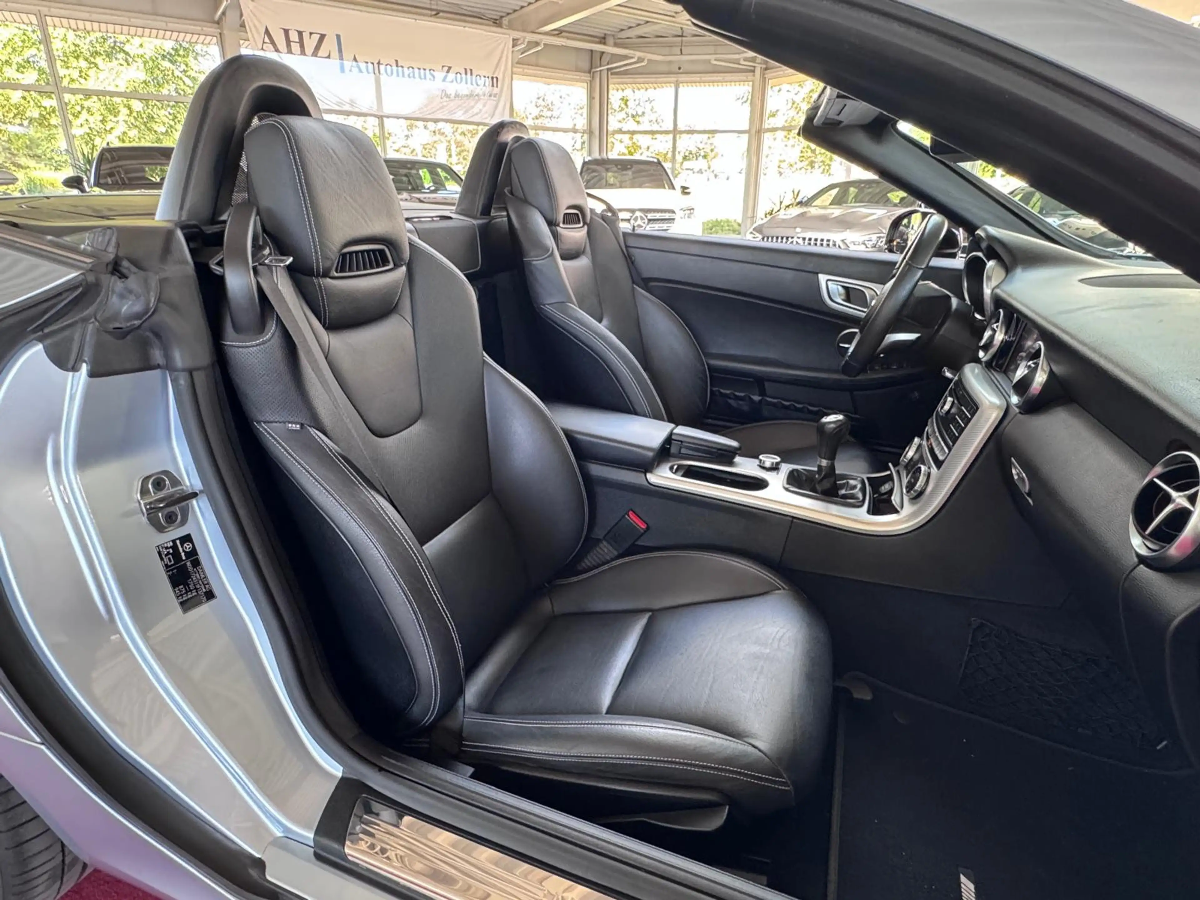 Mercedes-Benz SLC 180 AMG AIRSCARF H&K GLASDACH TOTWINKEL SPUR — photo 12