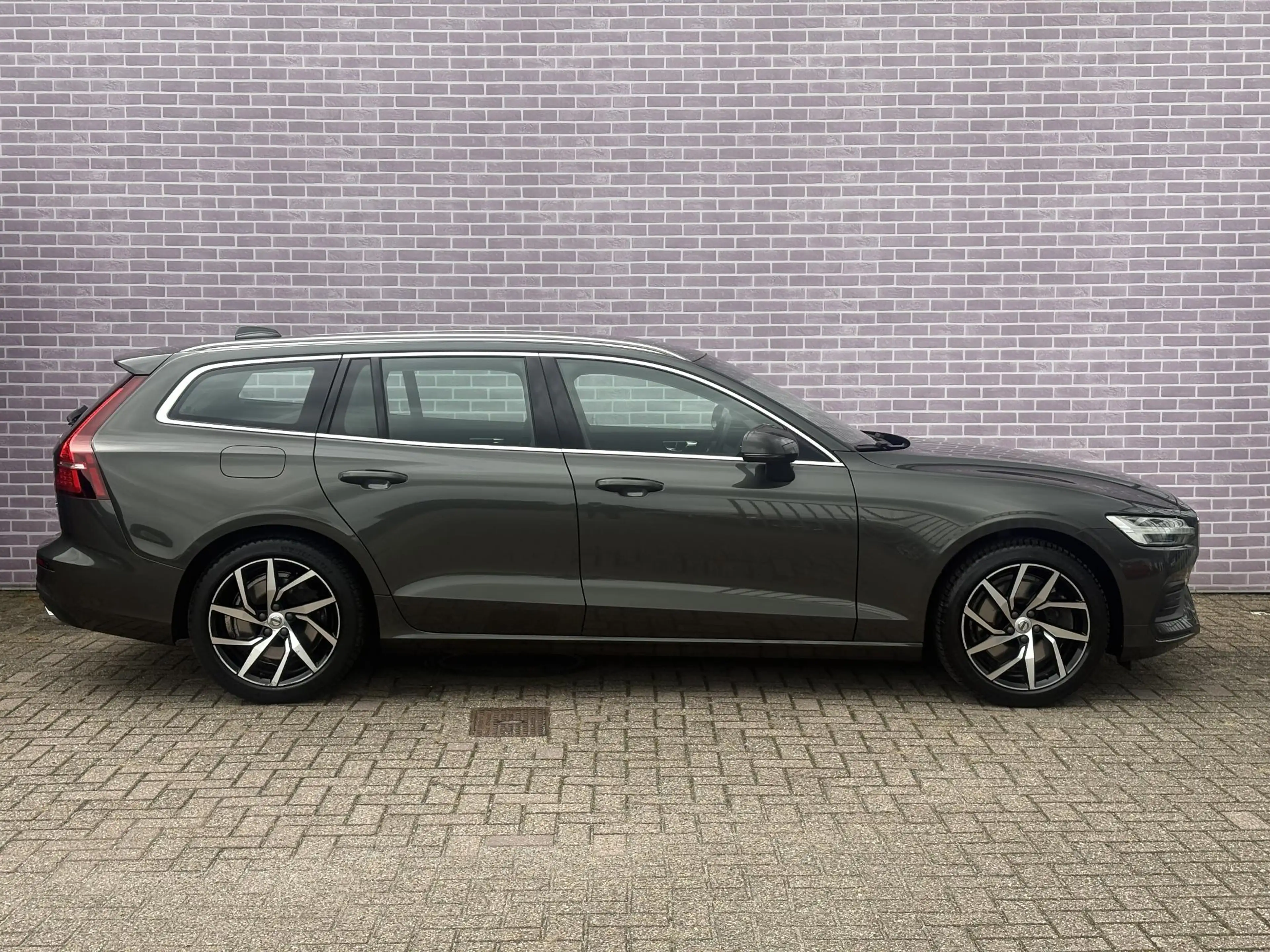 Volvo V60 2.0 T5 Momentum | Trekhaak | Leder | Power Seats | — photo 15