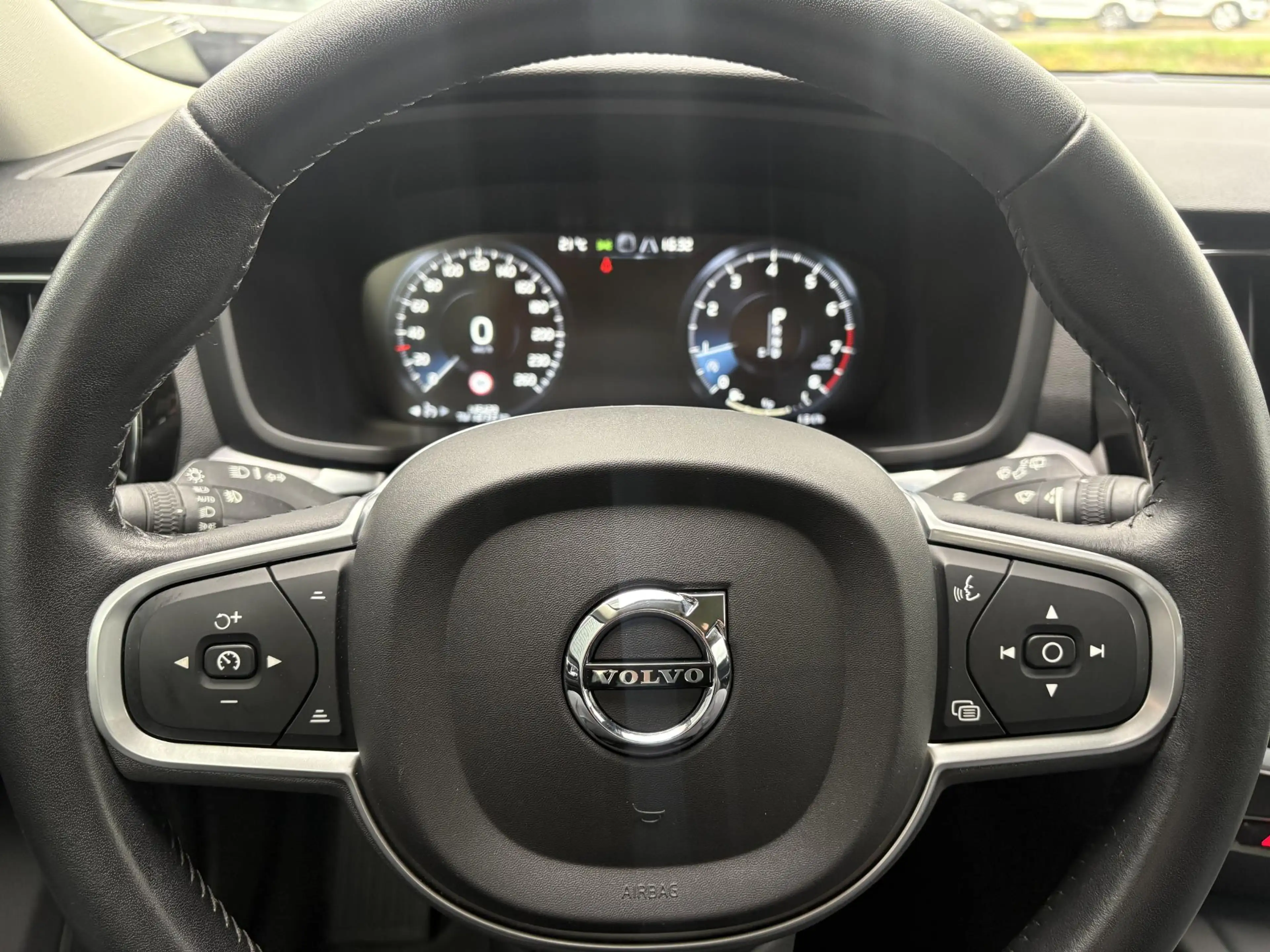 Volvo V60 2.0 T5 Momentum | Trekhaak | Leder | Power Seats | — photo 13