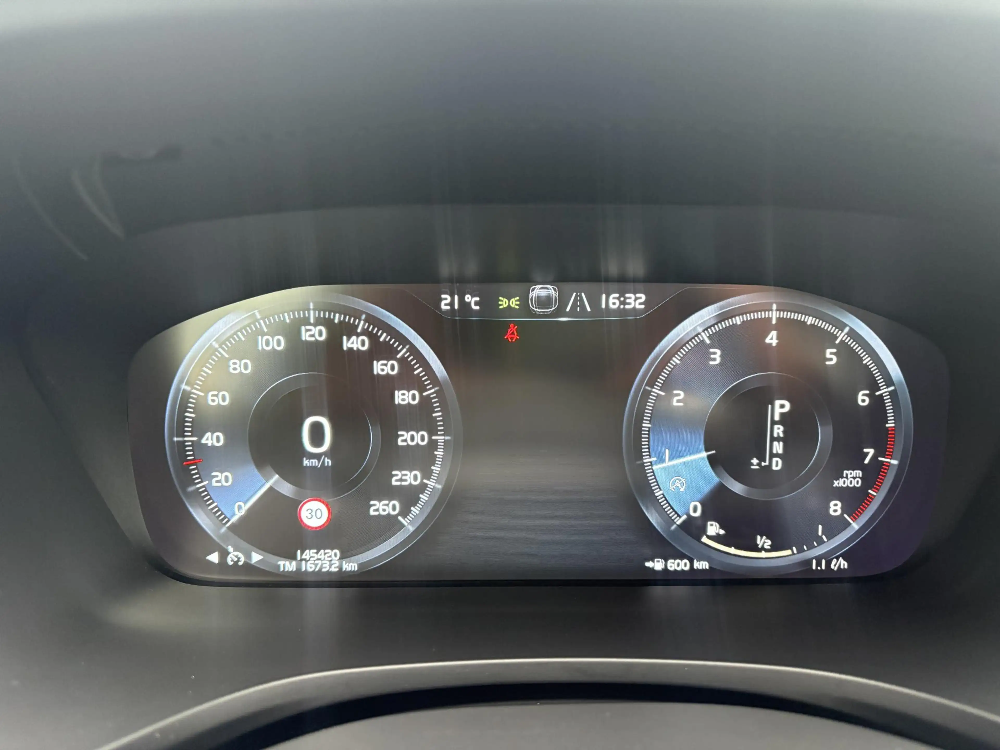 Volvo V60 2.0 T5 Momentum | Trekhaak | Leder | Power Seats | — photo 11