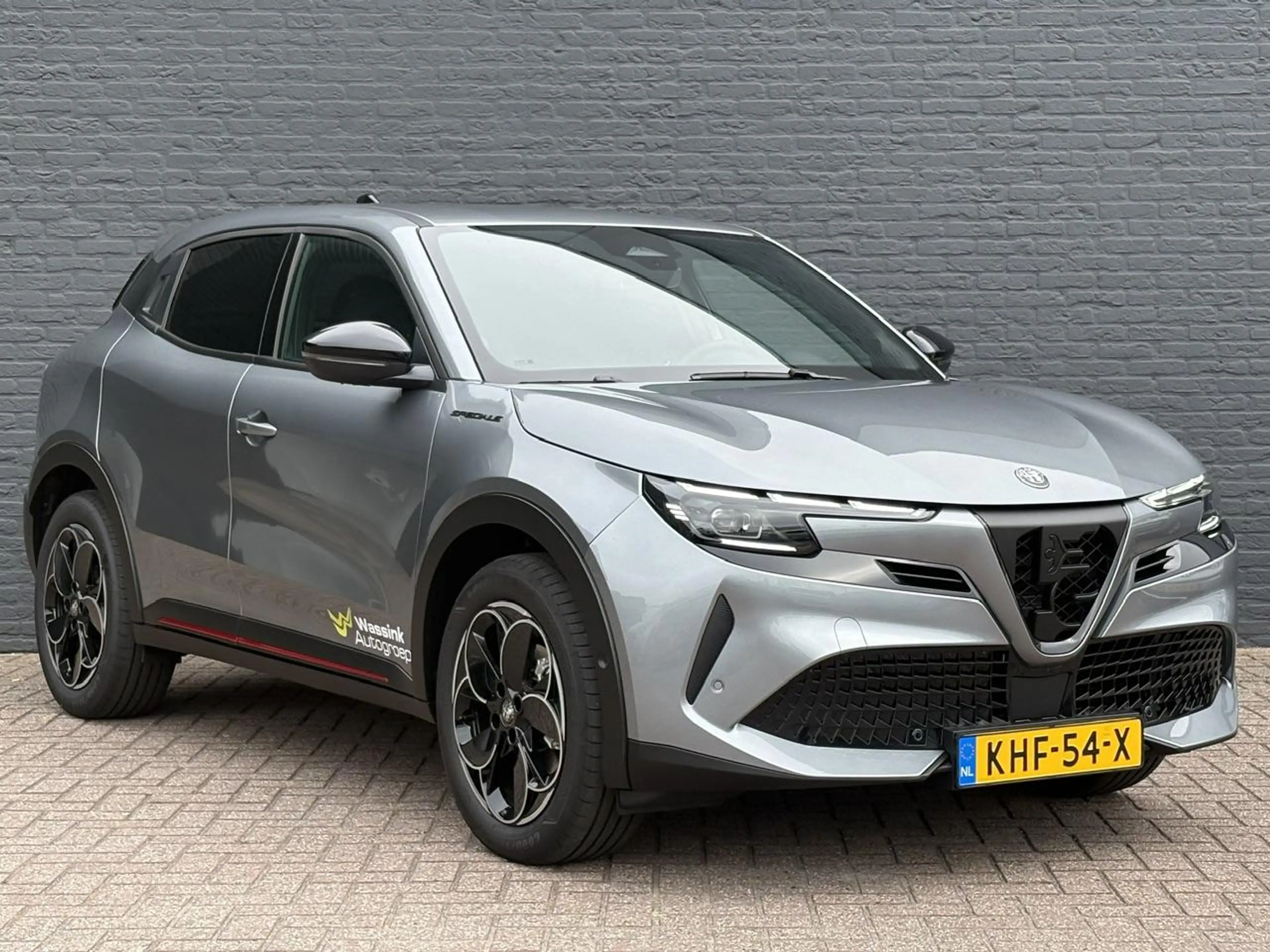 Alfa Romeo Junior Elettrica Sport Speciale 54 kWh 412 Km WLTP | Adap — photo 3