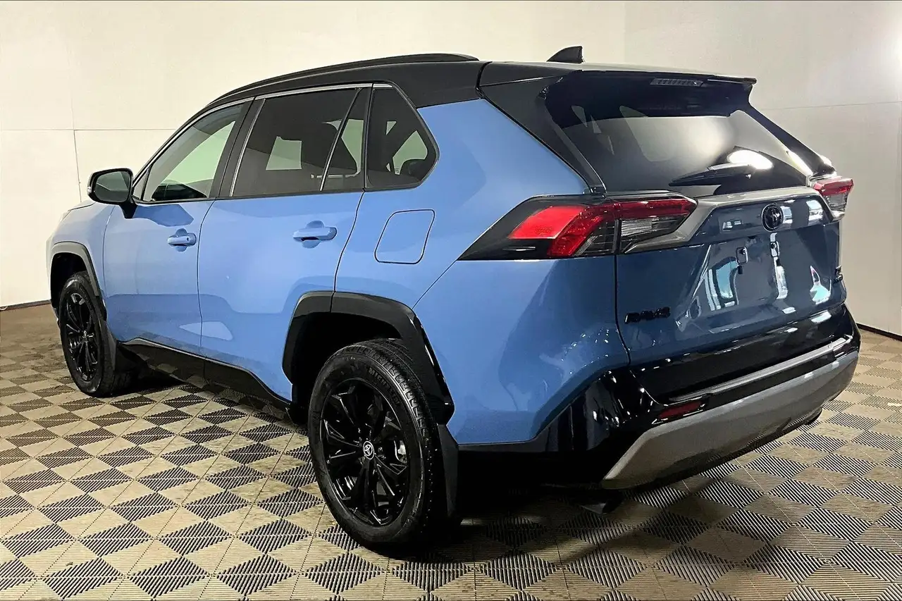 Toyota RAV 4 снимка Toyota RAV 4