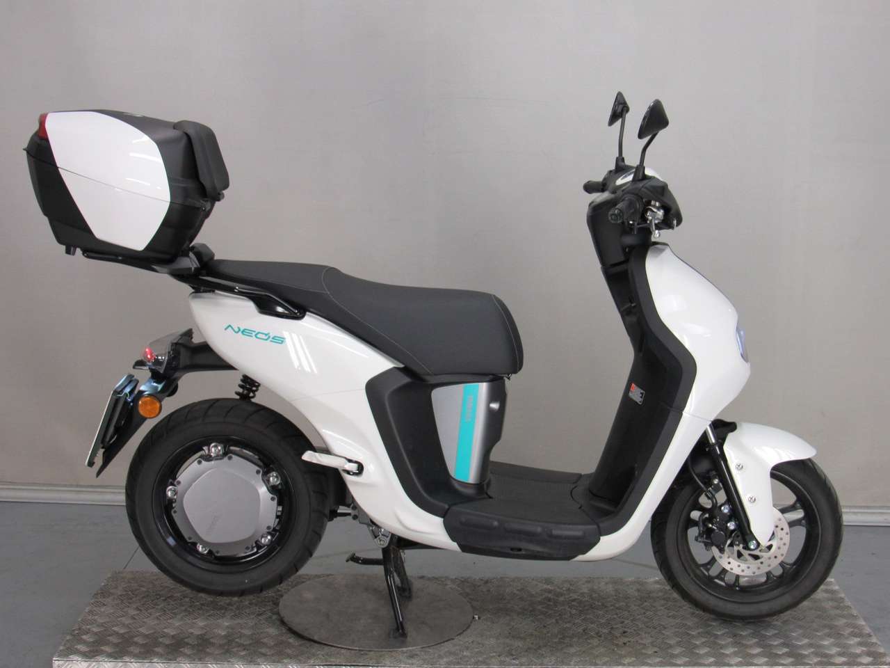 Yamaha NEO\'s EV DUAL BATTERY