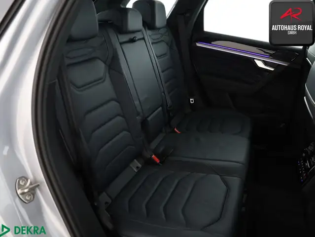 Volkswagen Touareg view 12