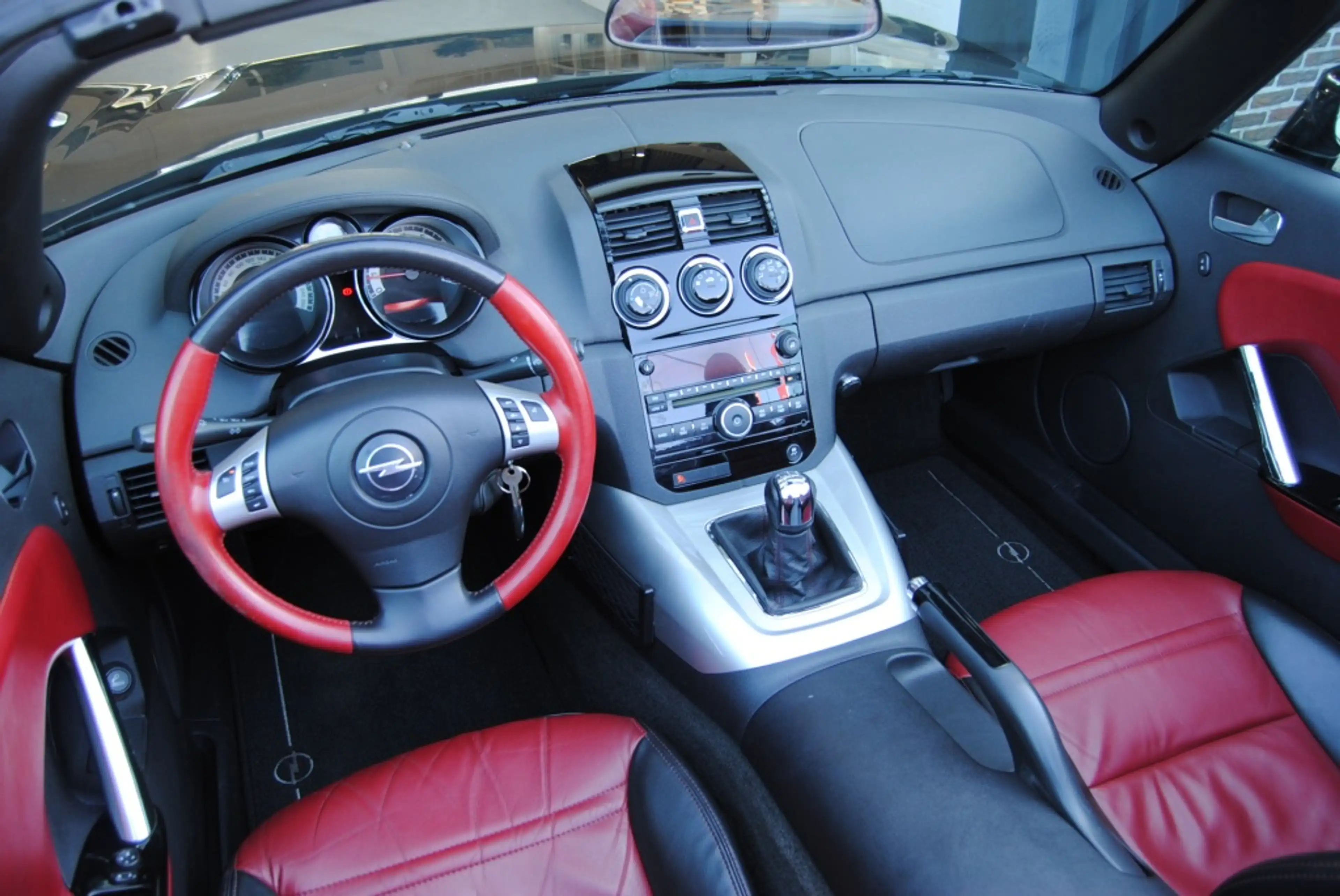 Opel GT 2.0 Turbo ECOTEC — photo 3
