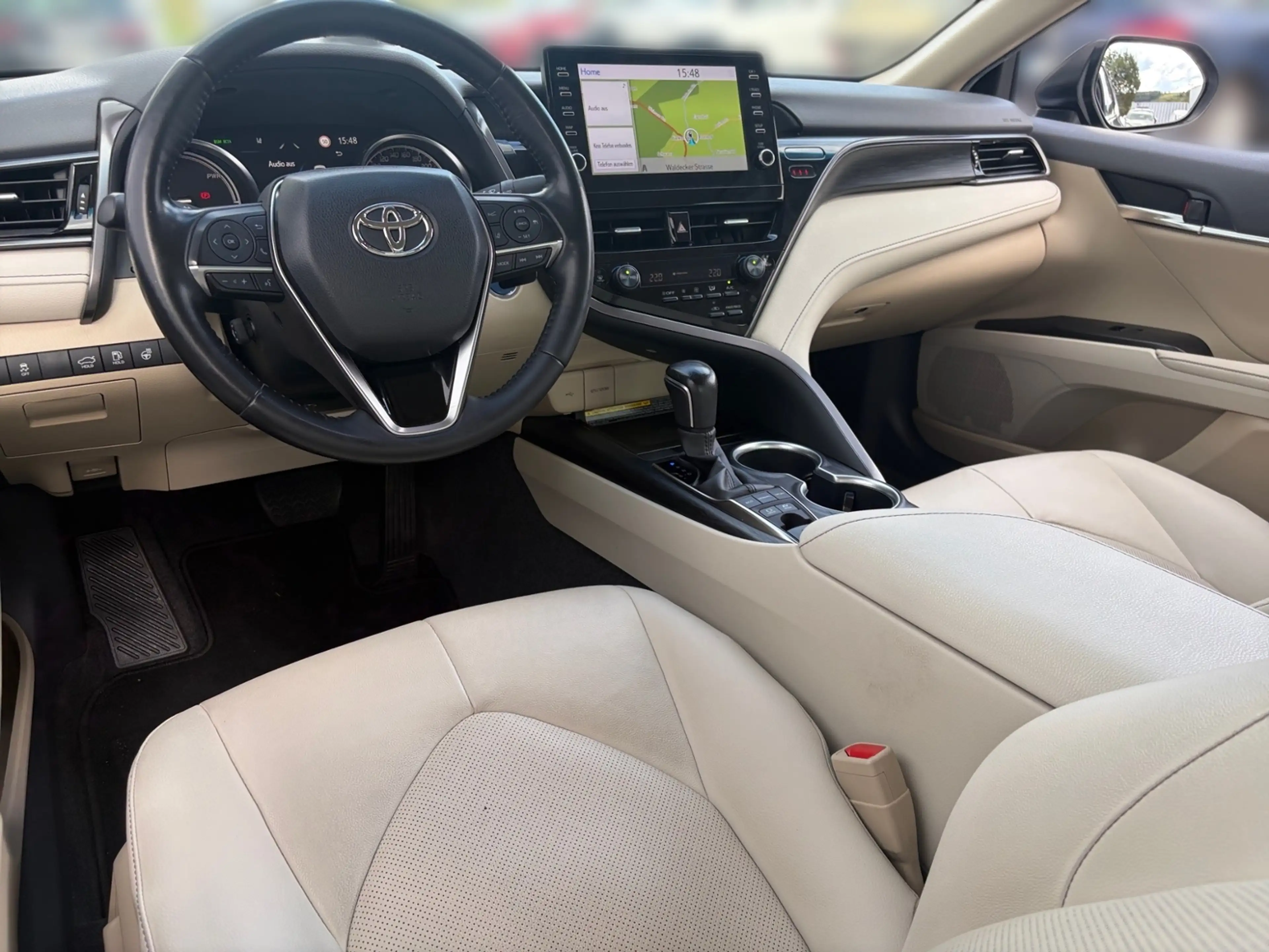 Toyota Camry 2,5 Hybrid Executive — photo 12