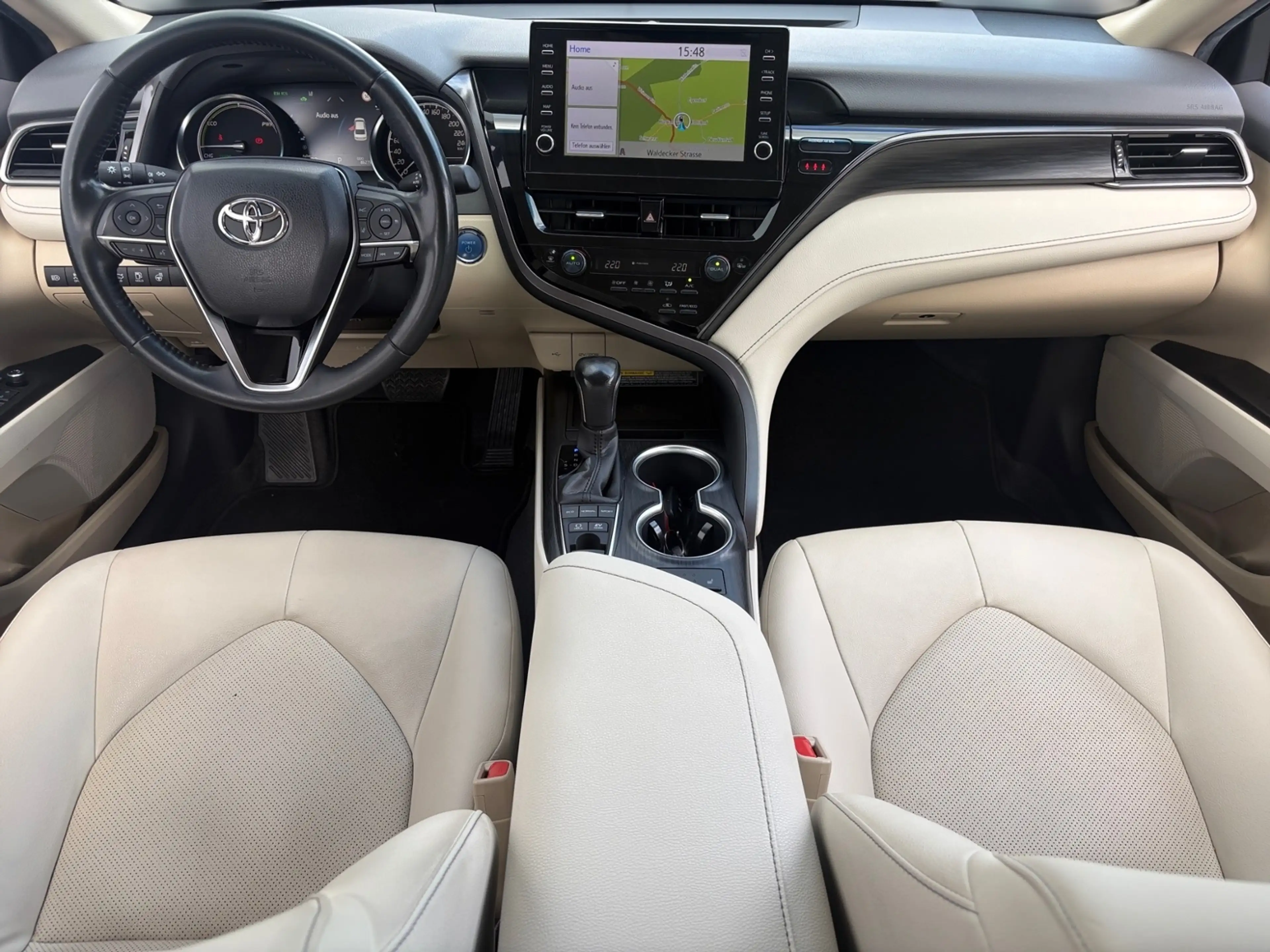 Toyota Camry 2,5 Hybrid Executive — photo 14