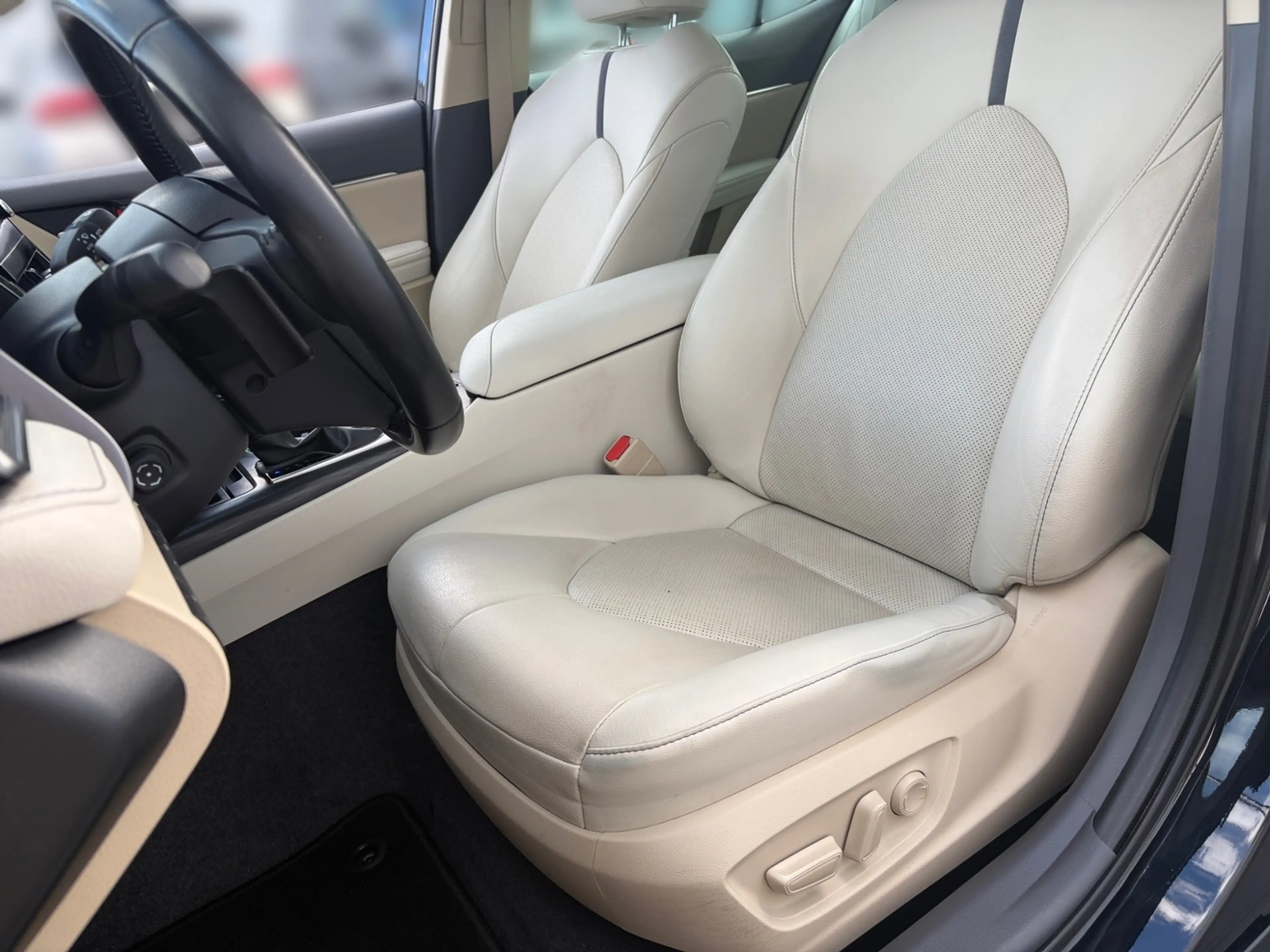 Toyota Camry 2,5 Hybrid Executive — photo 9