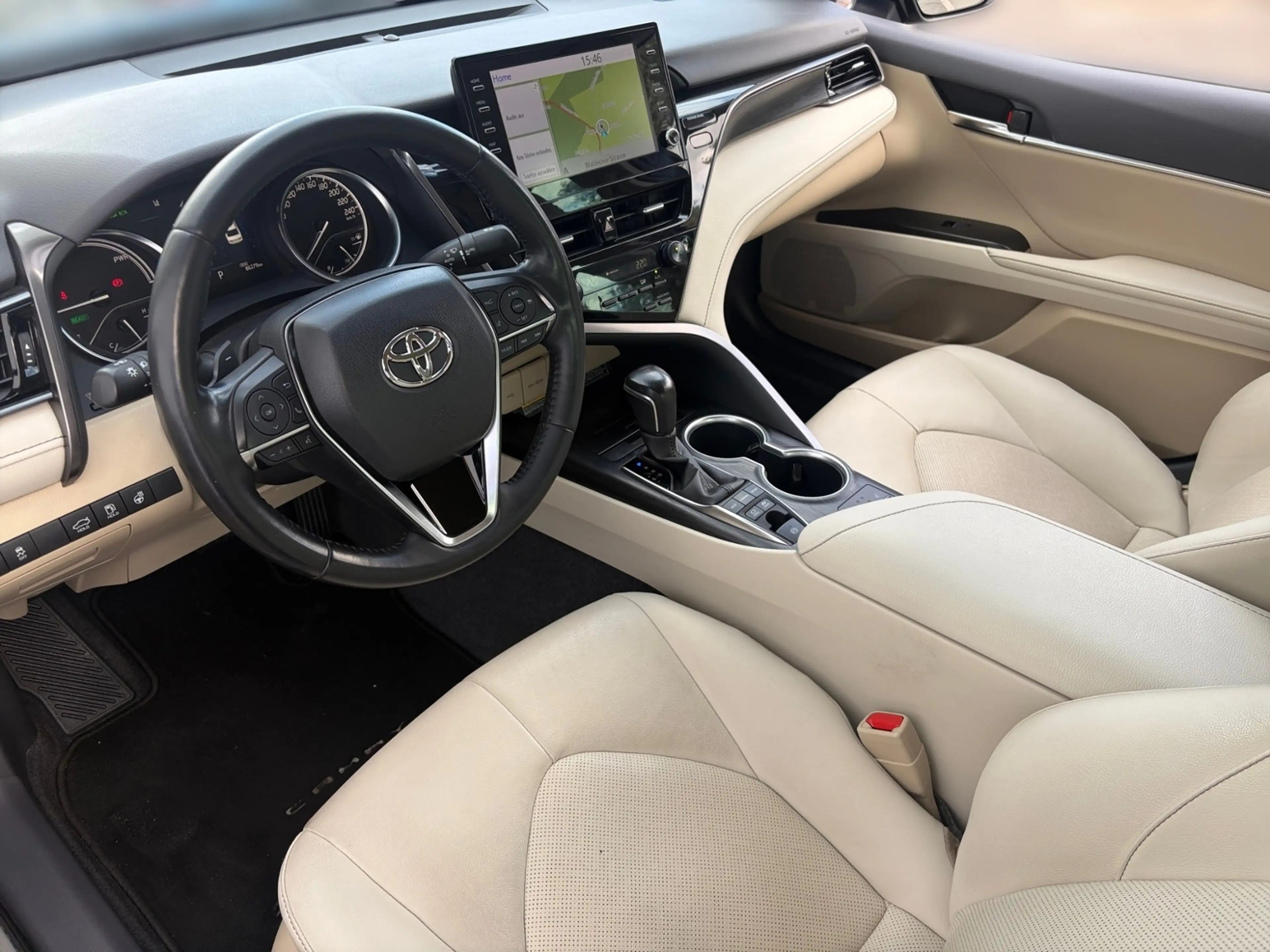 Toyota Camry 2,5 Hybrid Executive — photo 8
