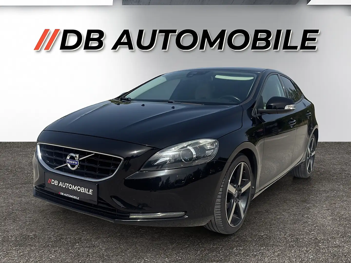 Volvo V40 D2 Schwarz - 1