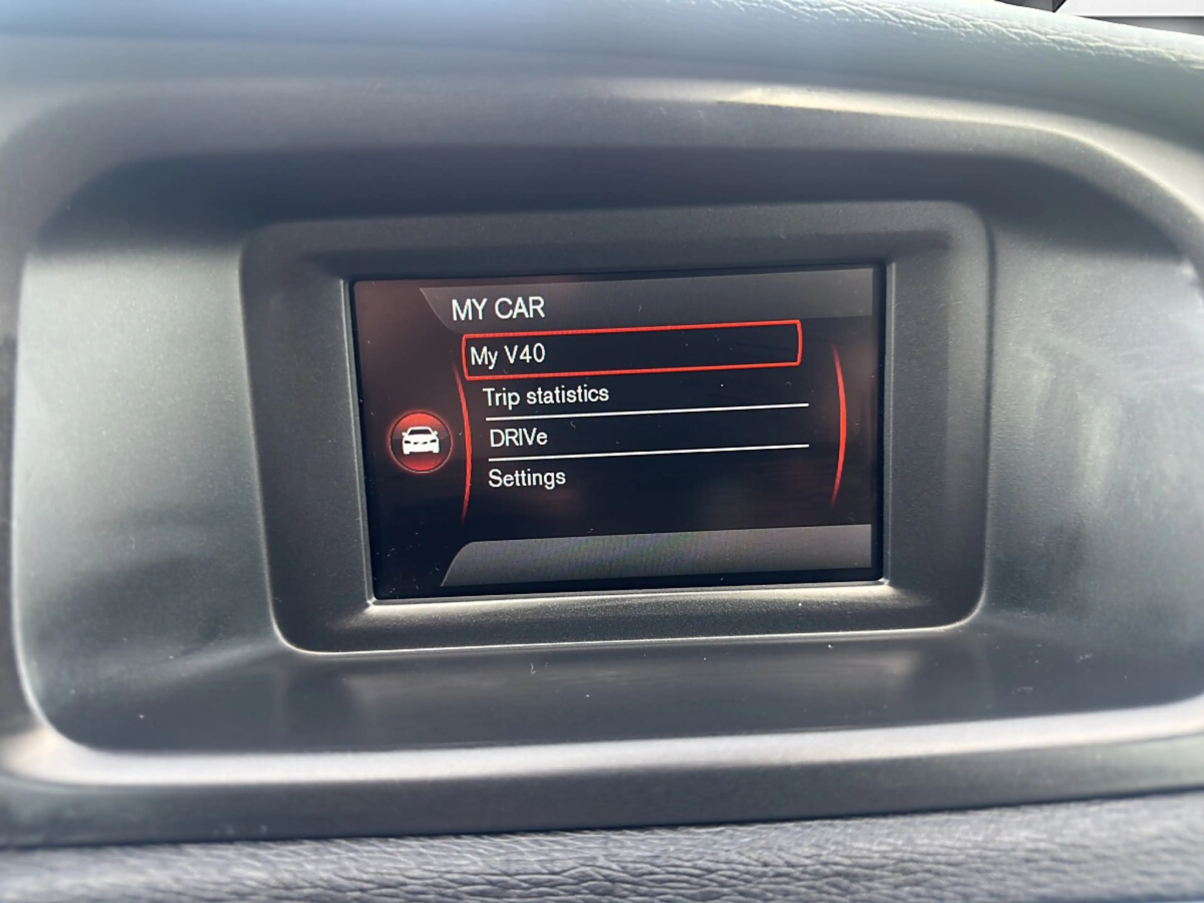 Volvo V40 D2 — photo 15