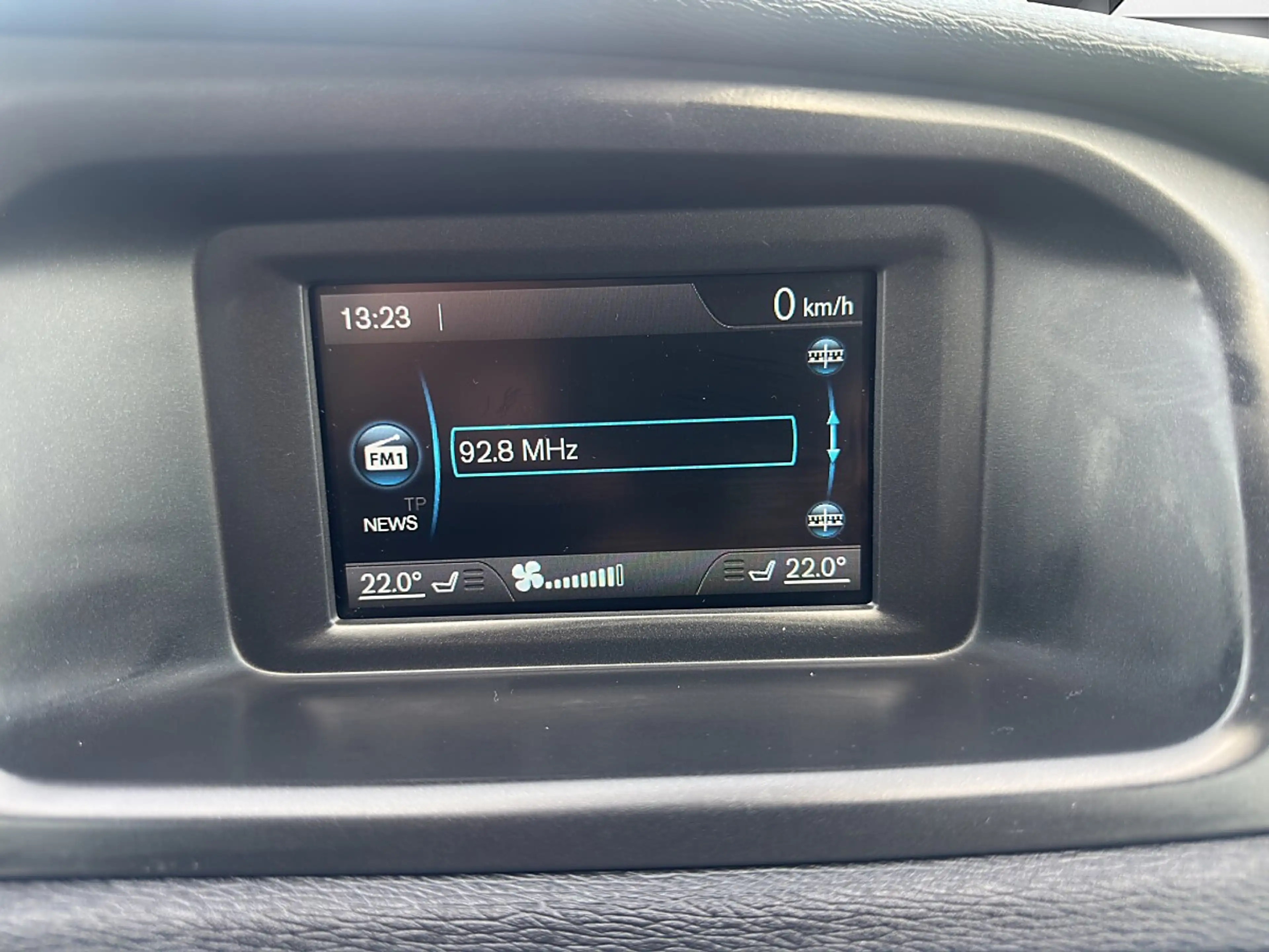 Volvo V40 D2 — photo 13