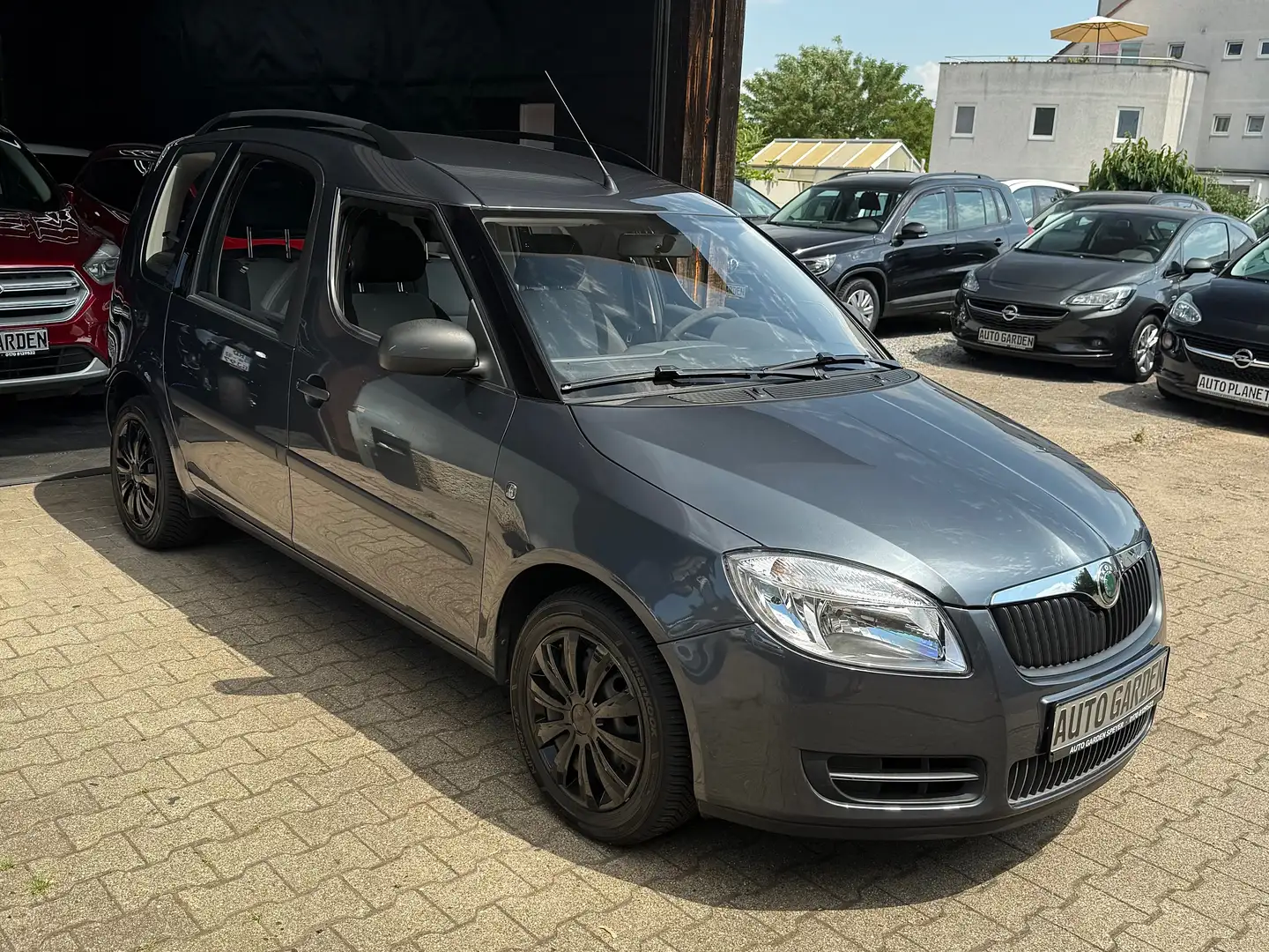 Skoda Roomster Plus Edition Grau - 1