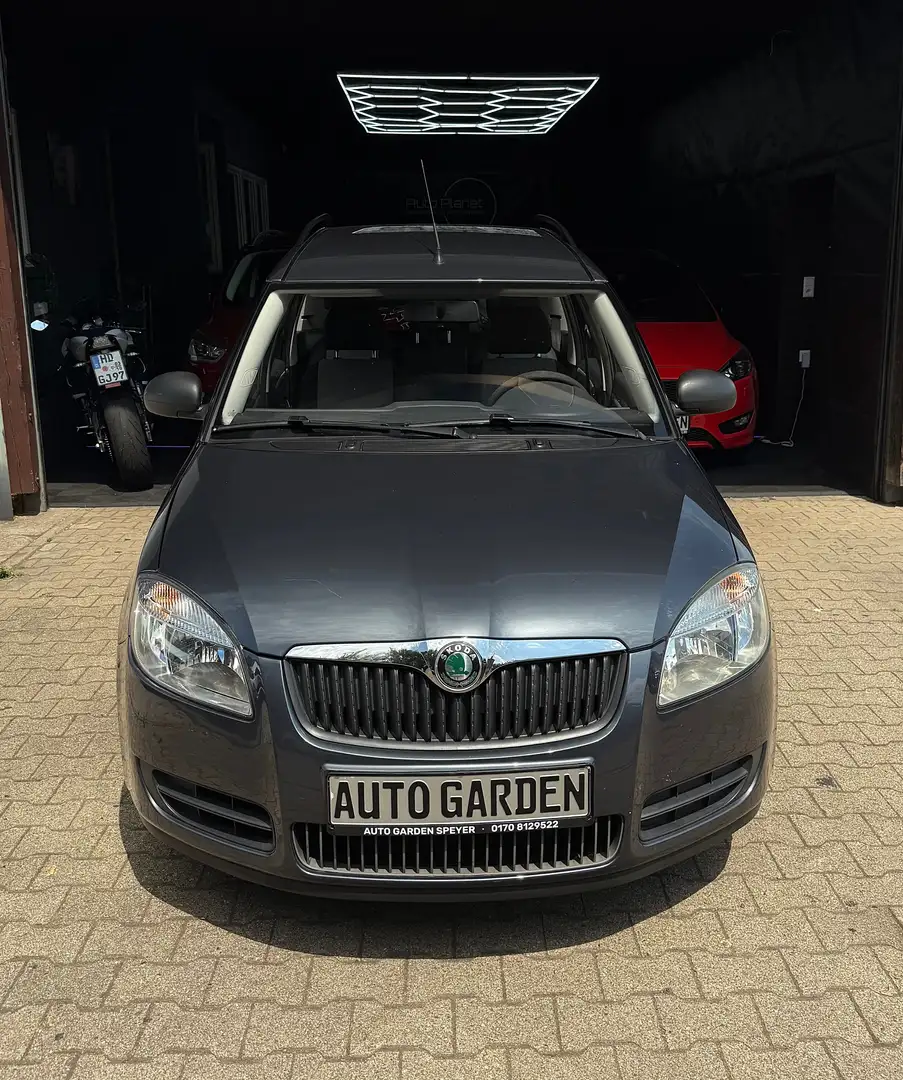 Skoda Roomster Plus Edition Grau - 2