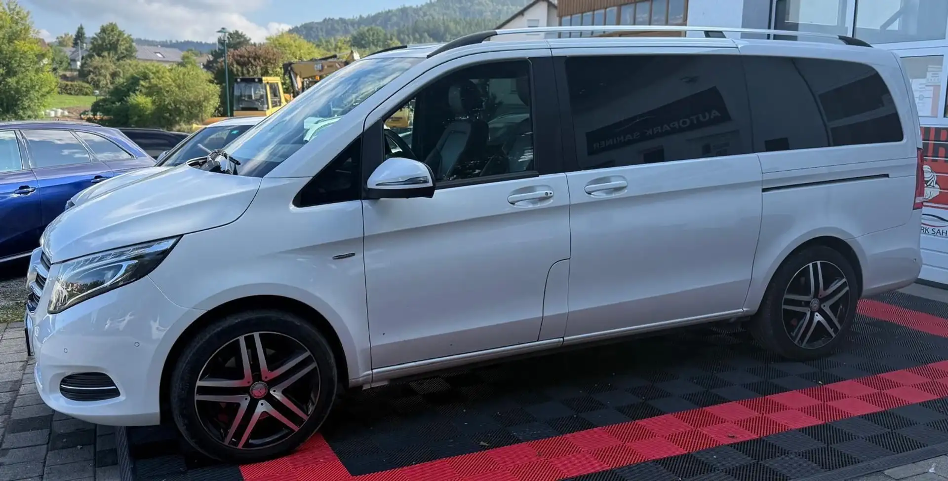 Mercedes-Benz V 220 V250 CDI/BT/d AVANTG./4-MATIC/360GRAD/LANG Weiß - 2
