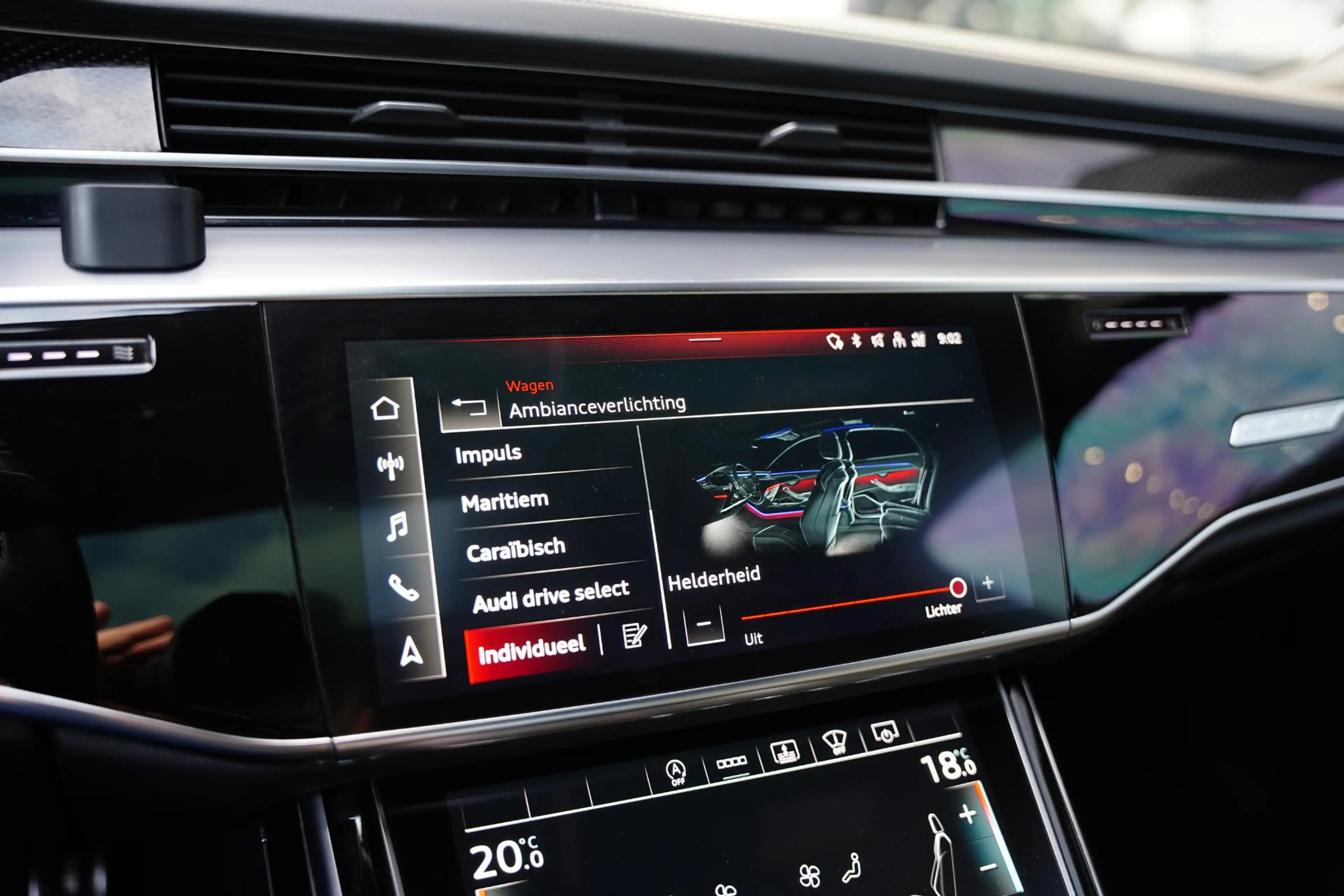 Audi S8 4.0 TFSI Quattro B&O / Active Chassis / NL-Auto / — photo 14