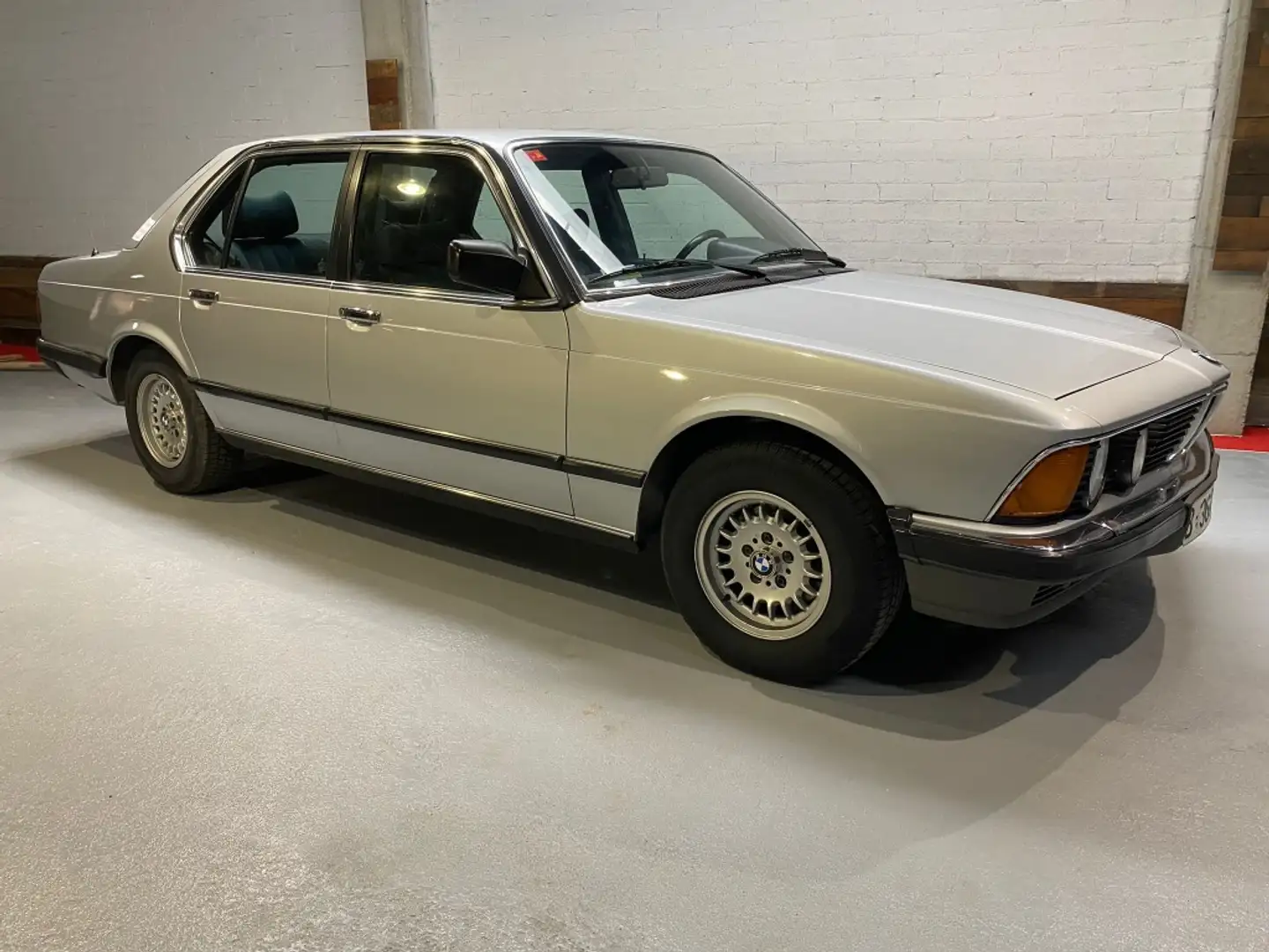 BMW 735 735i Aut. Gris - 1