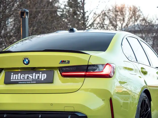 BMW M3 view 7