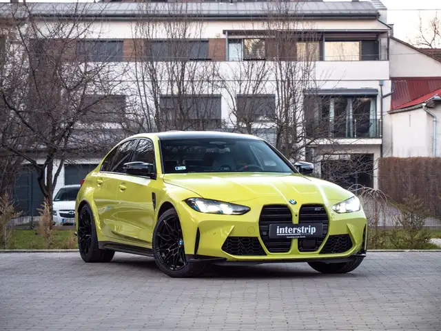 BMW M3 view 3